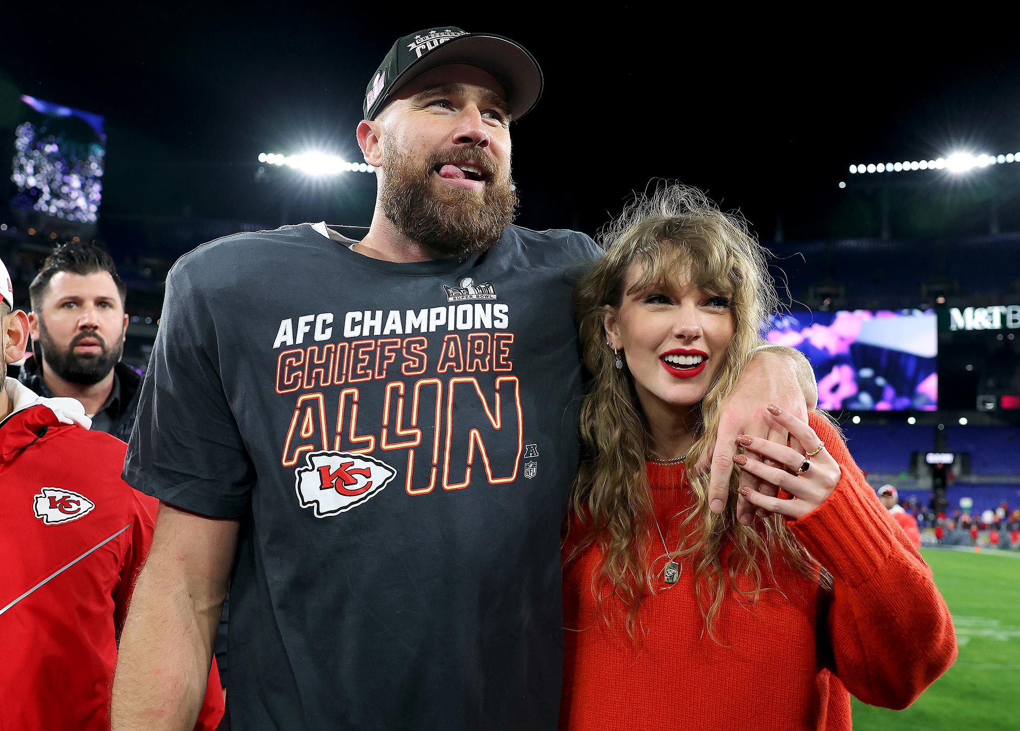 Taylor Swift Celebrates With Travis Kelce Family After Chiefs Win