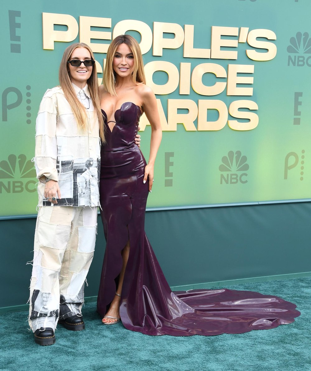 Chrishell Stause Shows BTS Video of Her Haircut Ahead of the Peoples Choice Awards