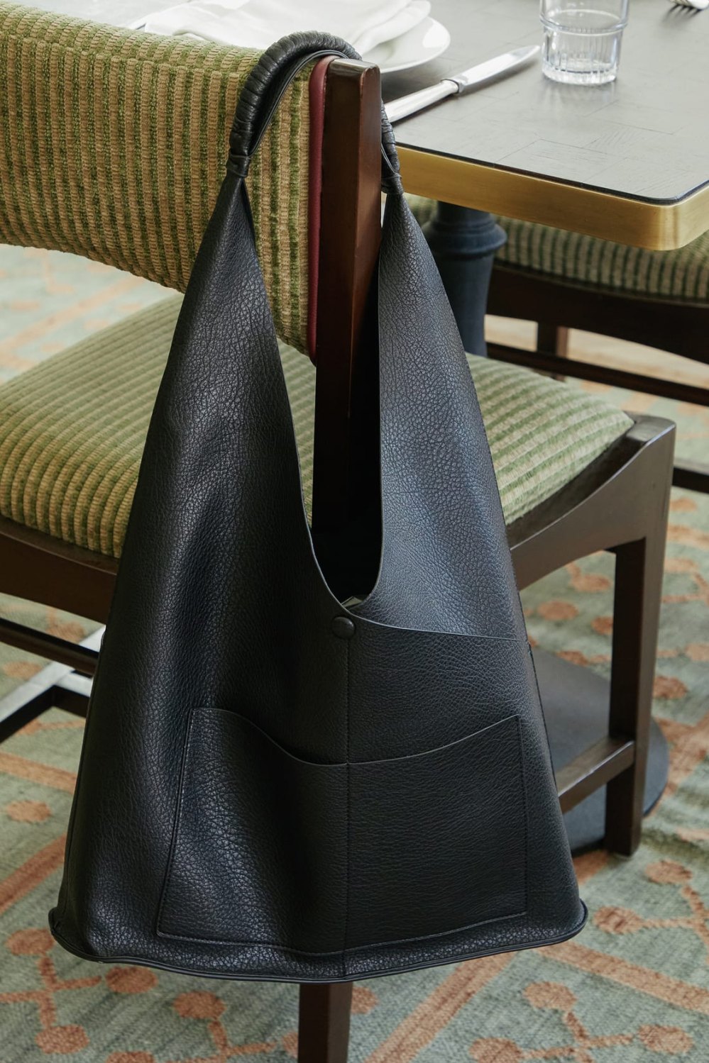 black tote bag