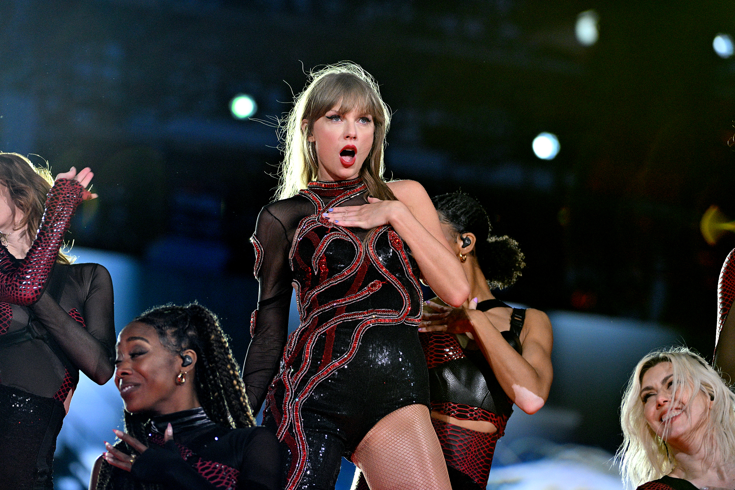 Taylor Swift Drops ‘Look What You Made Me Do (Taylor’s Version)’ Teaser in New England Patriots Doc