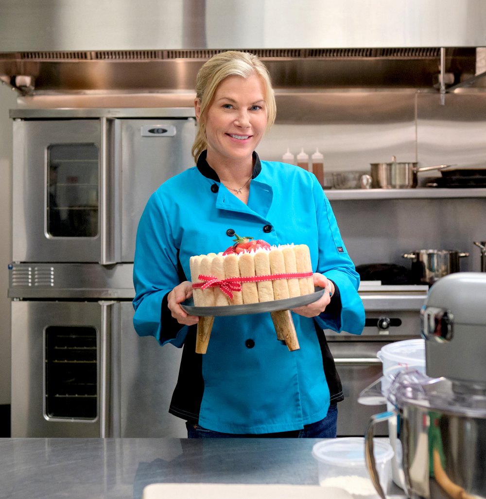 Alison Sweeney Drops Hannah Swensen Easter Egg in Hallmark s One Bad Apple Sneak Peek