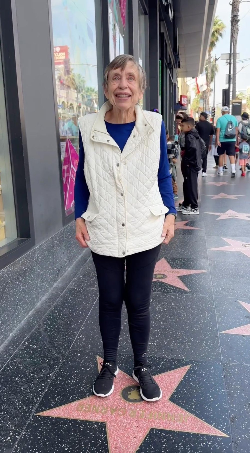 Jennifer Garner Takes Her Mom to Hollywood Star