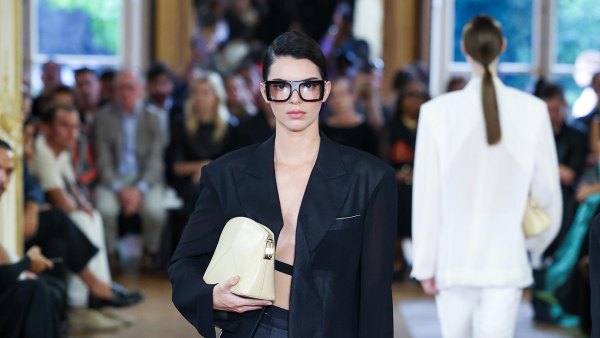 Kendall Jenners Family Didnt Recognize Her During Paris Fashion Week Runway