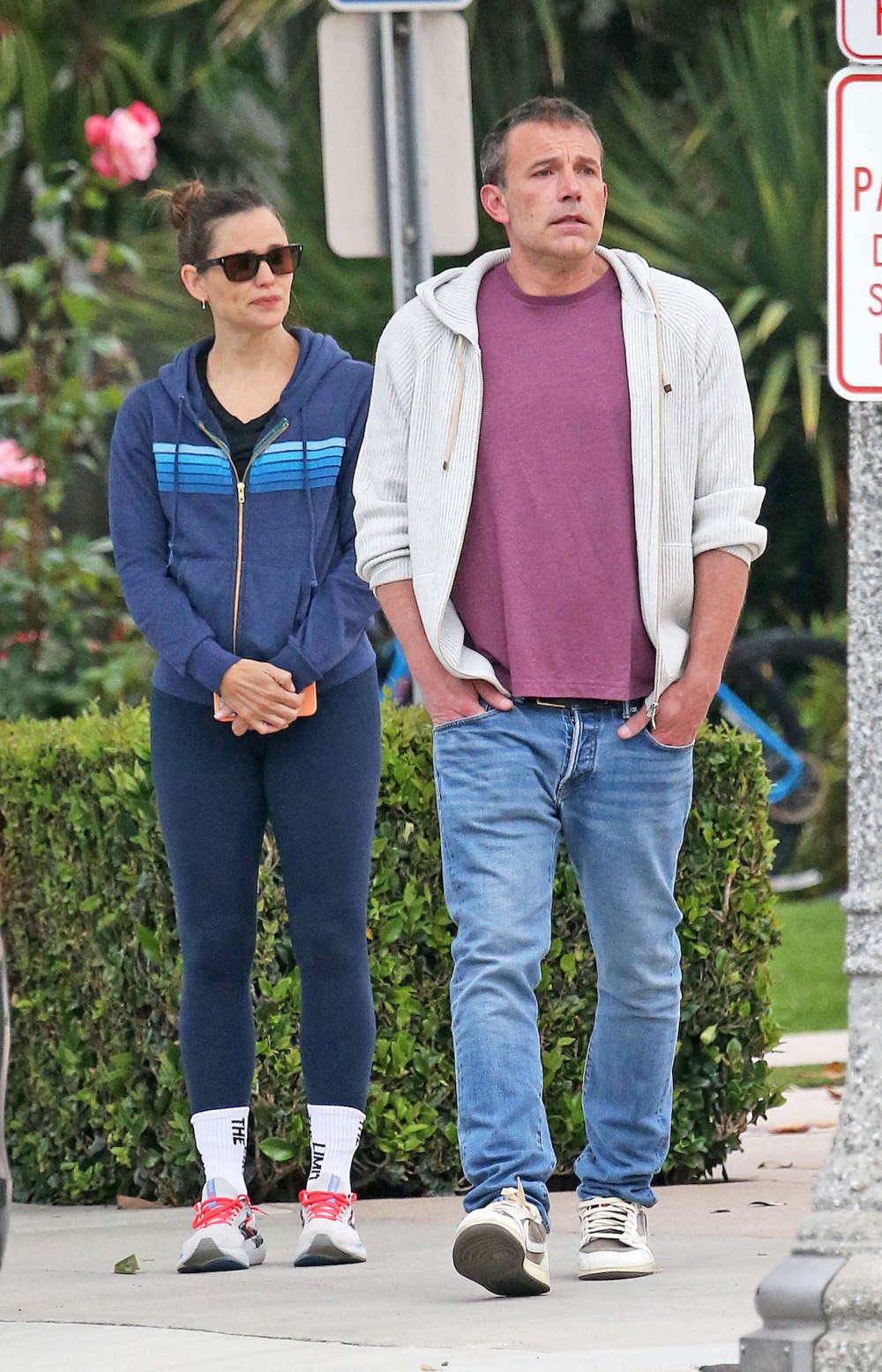 Ben Affleck Looks Distraught Talking With Jennifer Garner as Rumors About His Marriage Swirl