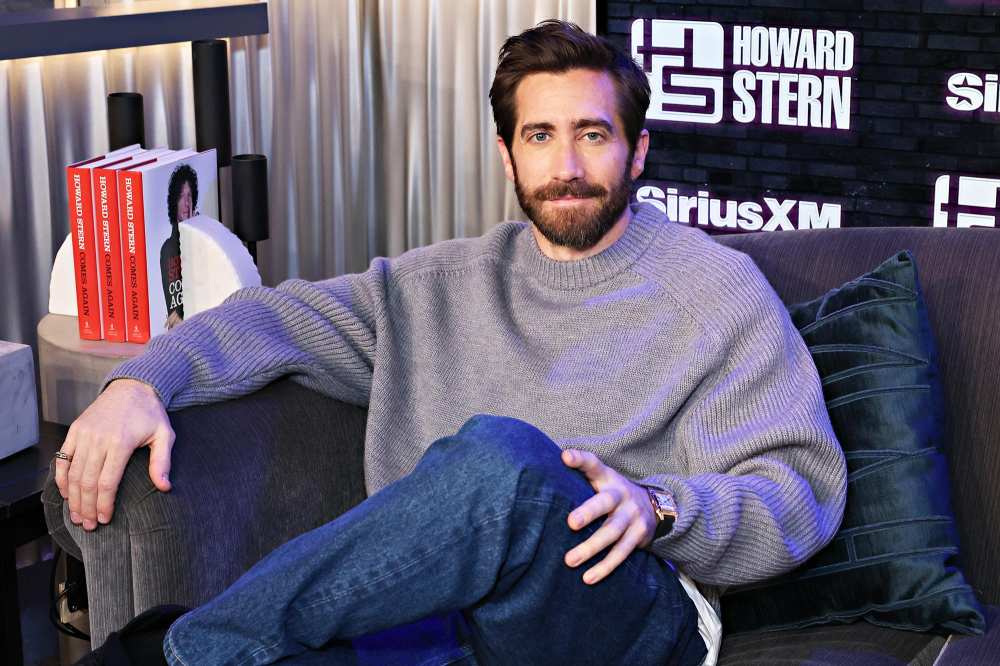 Jake Gyllenhaal Dodges Question About Girlfriend