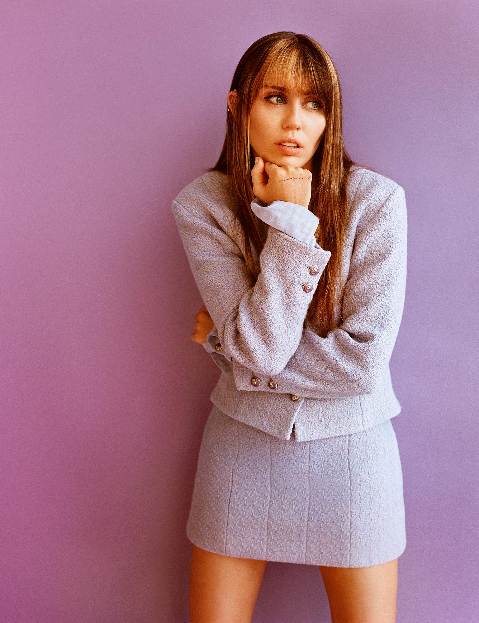 Miley Cyrus Shows Off Brunette Makeover