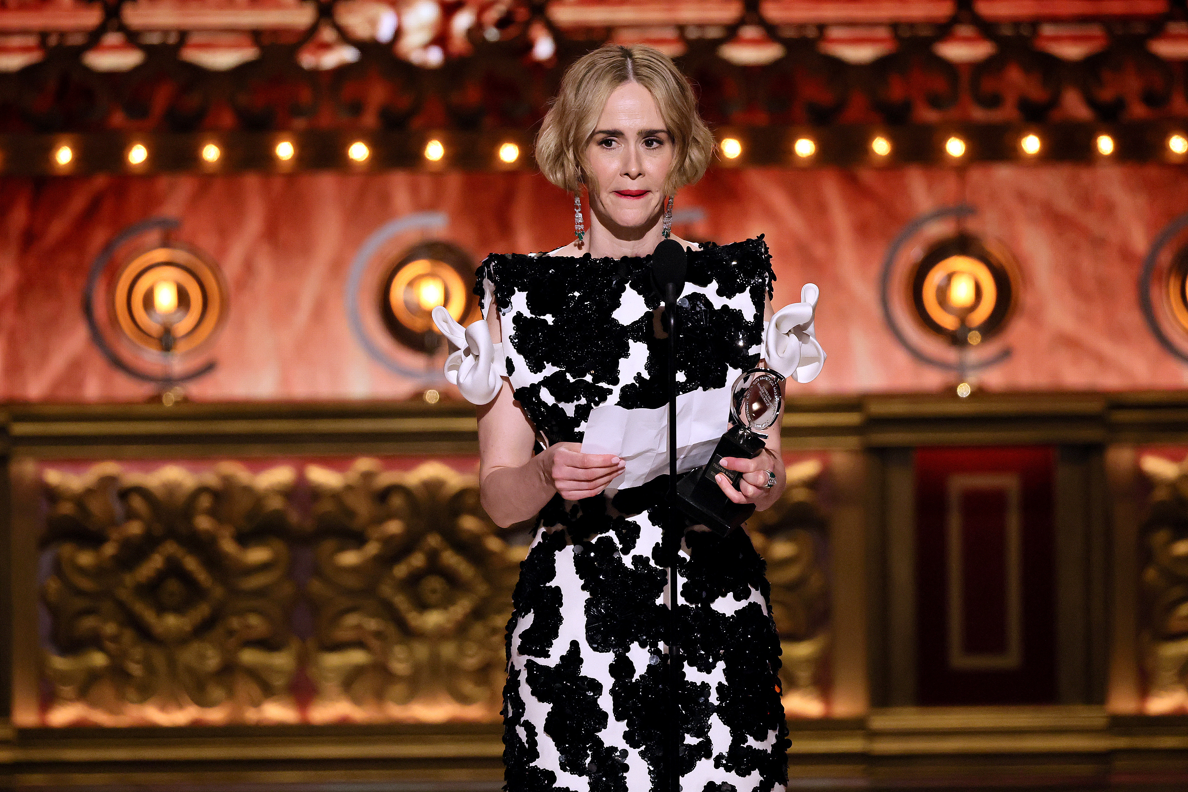 NEW YORK, NEW YORK - JUNE 16: Sarah Paulson accepts the Best Leading Actress in a Play award for "Appropriate" onstage during The 77th Annual Tony Awards at David H. Koch Theater at Lincoln Center on June 16, 2024 in New York City. (Photo by Theo Wargo/Getty Images for Tony Awards Productions)
