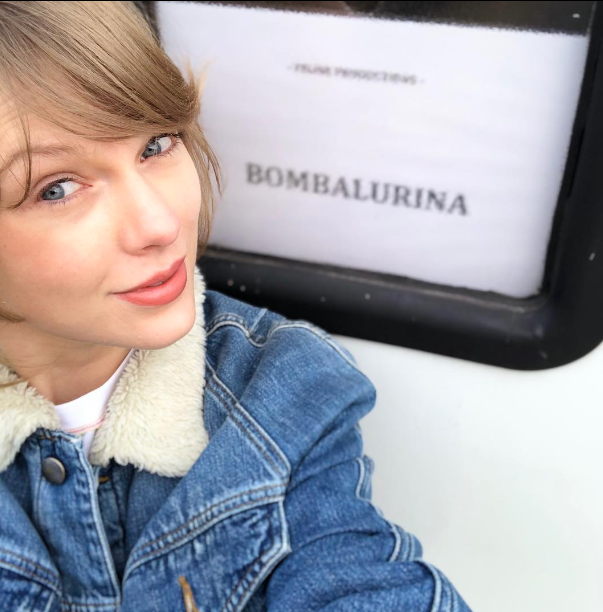 La guía de Taylor Swift para tomar la selfie perfecta: 6 consejos para probar