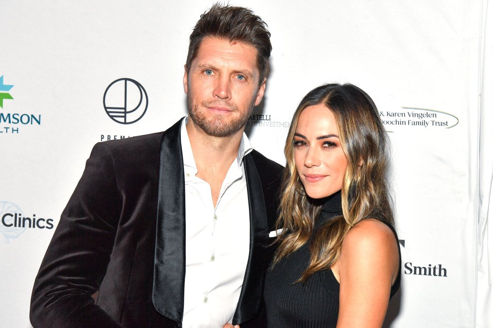 Jana Kramer Explains Why Shes Walking Down the Aisle Solo for Her and Allan Russells Wedding