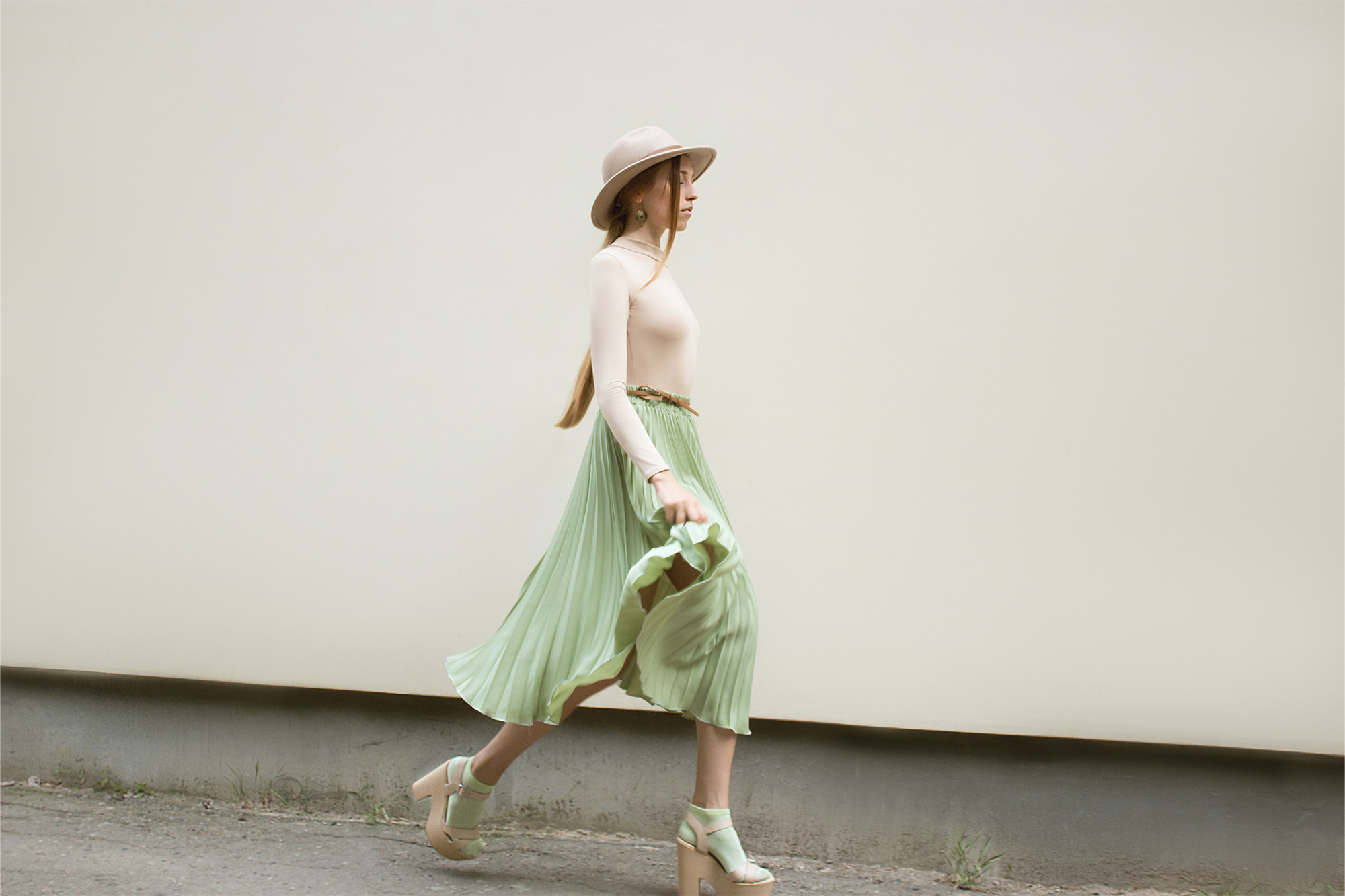 Light-colored fashion finds