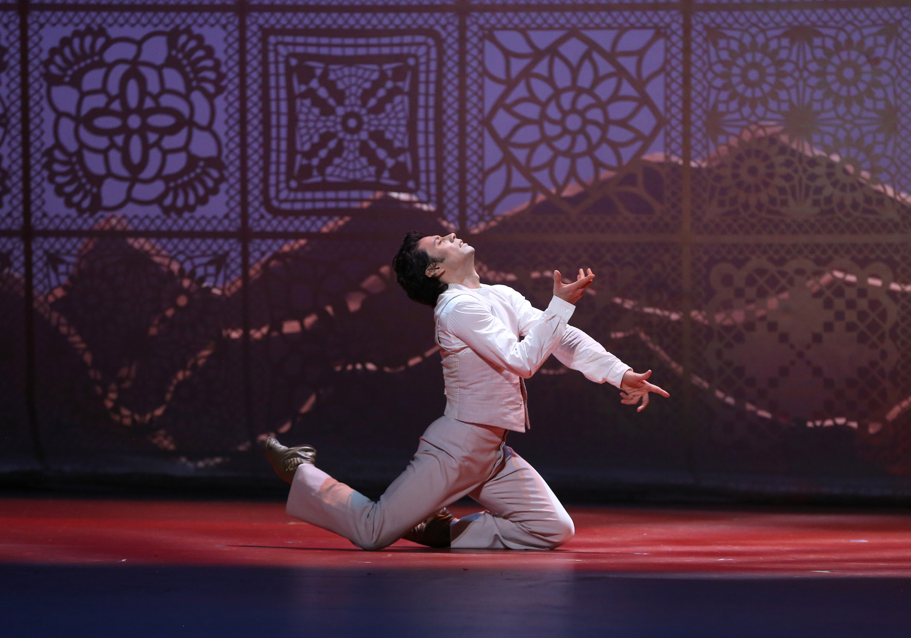 Herman Cornejo como Pedro en "Como agua para chocolate"