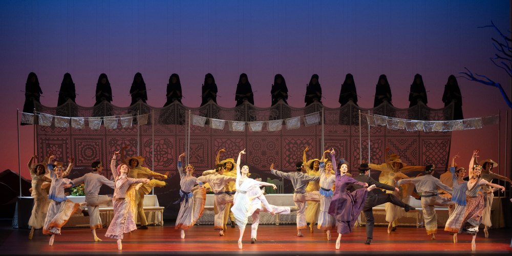 American Ballet Theatre con la puesta en escena "Como agua para chocolate", basada en la novela de Laura Esquivel.