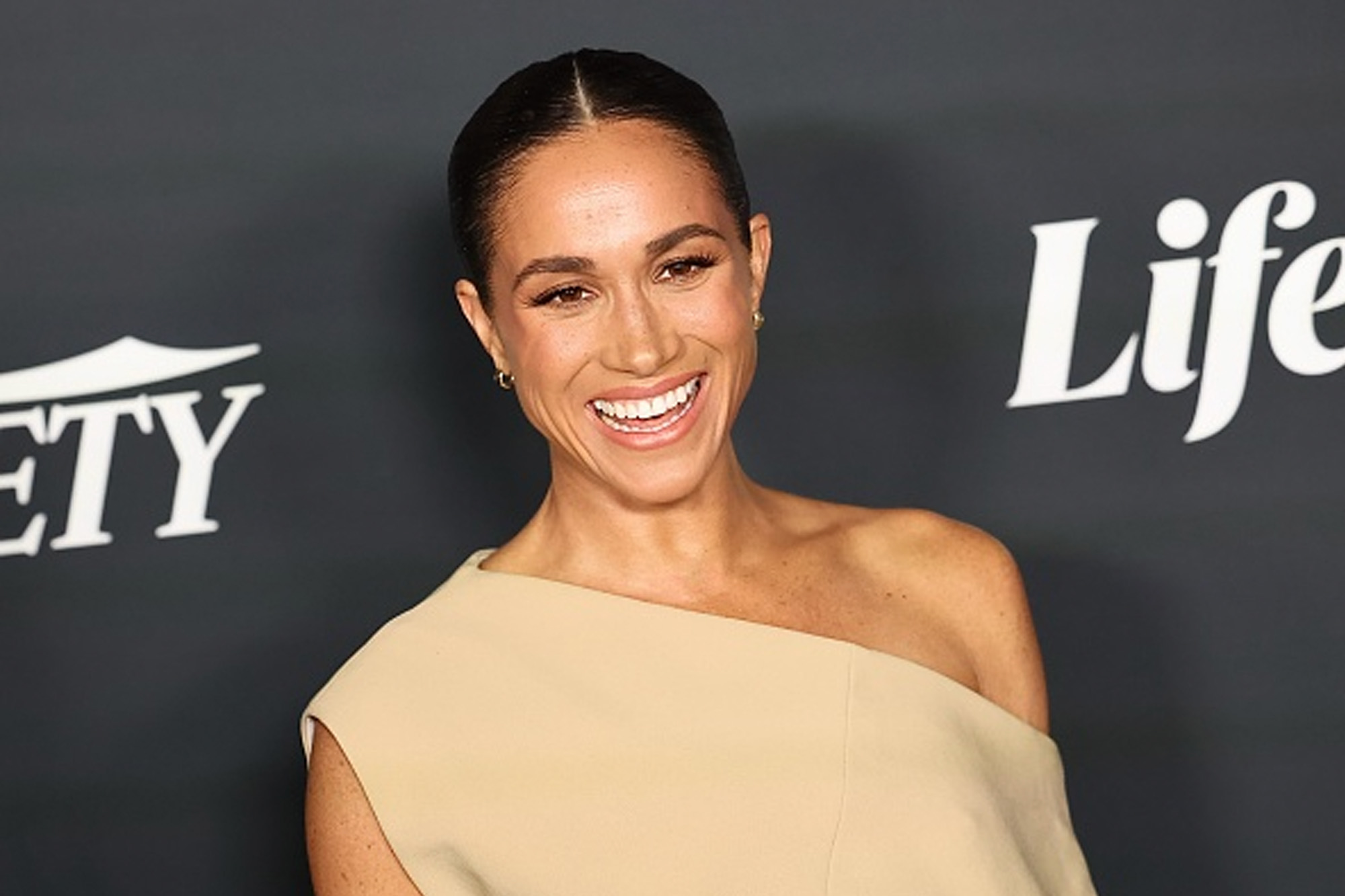 meghan markle red carpet