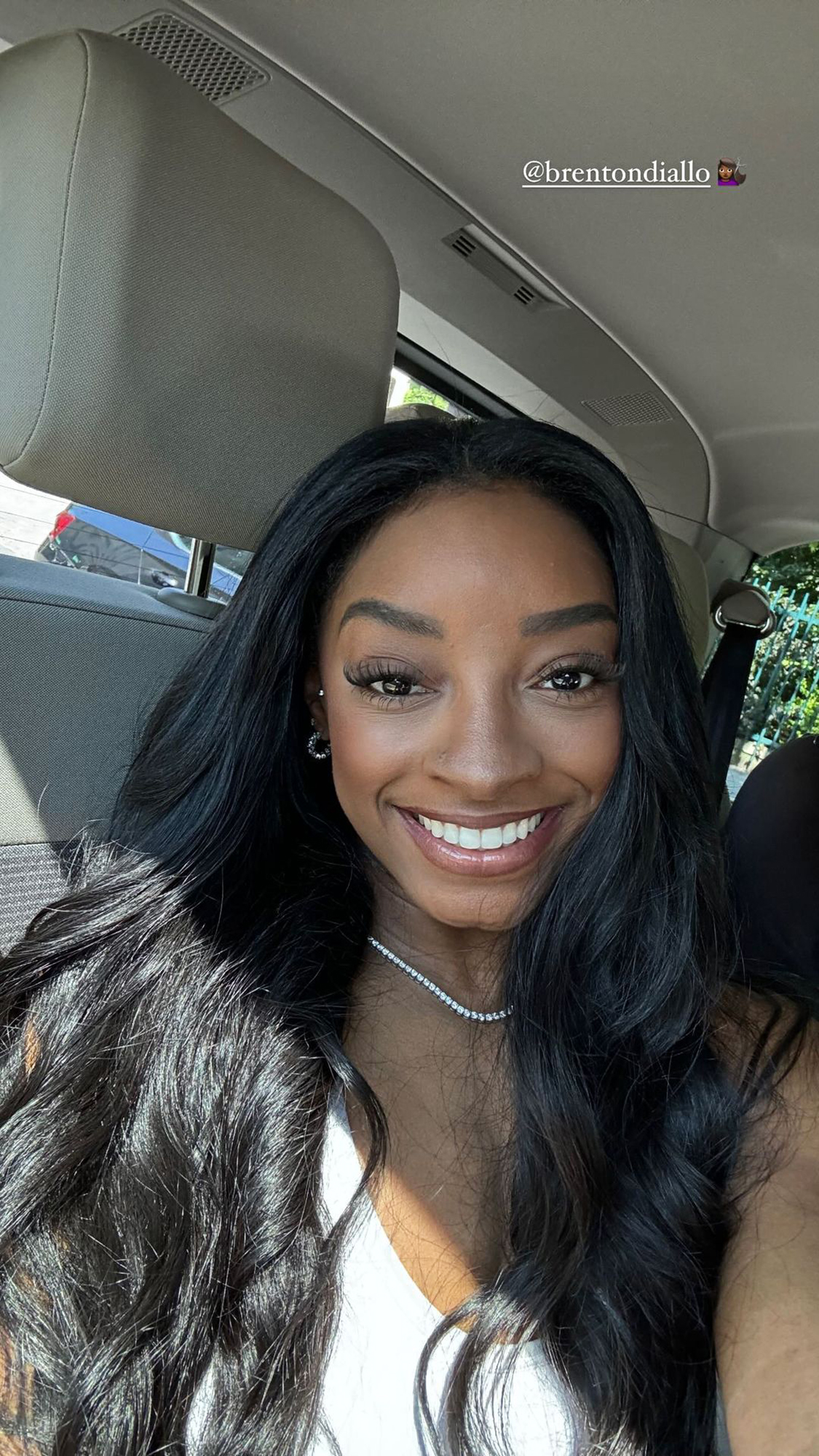 Simone Biles Shows Off Fresh Hairdo After Olympics