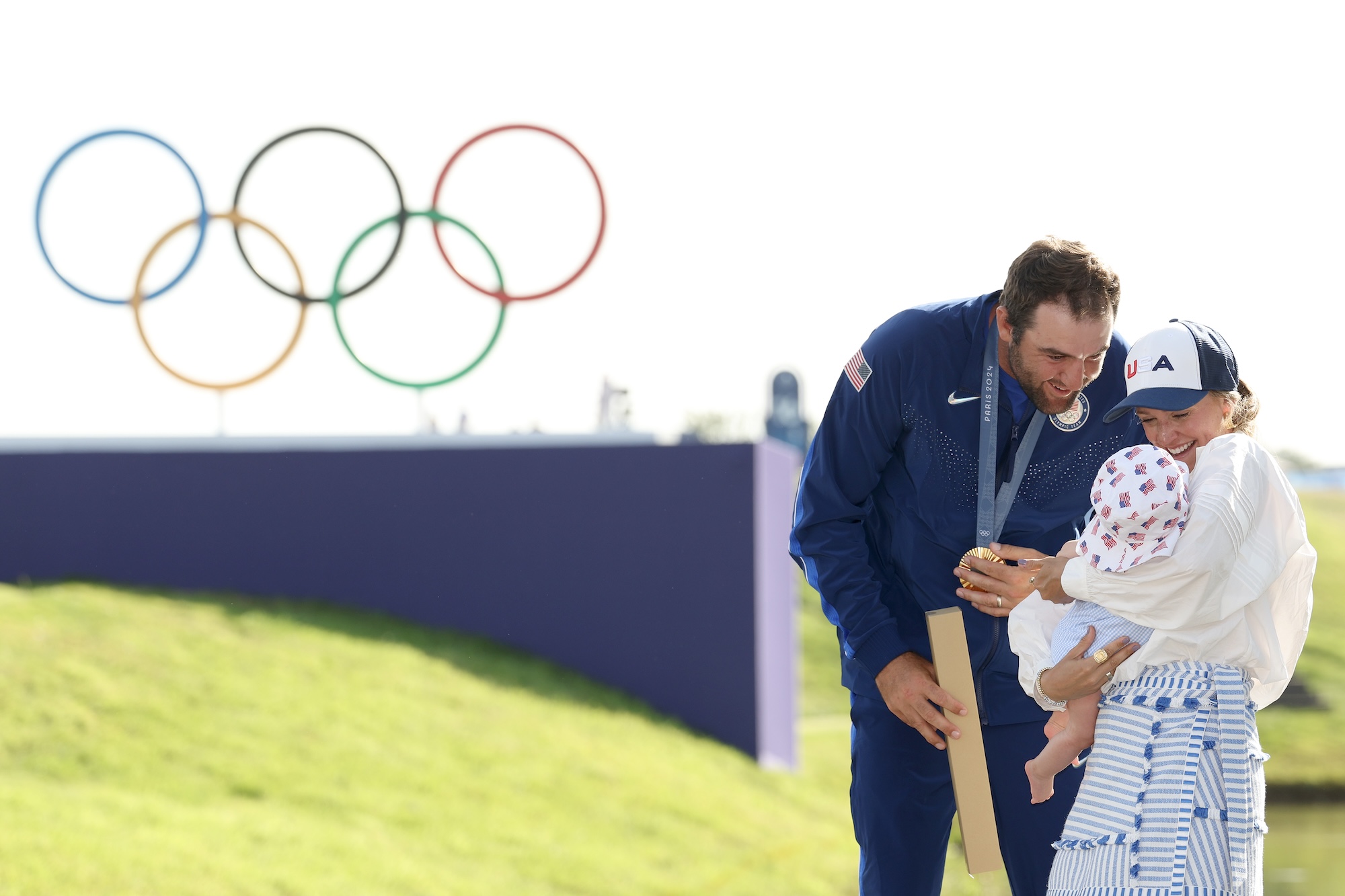 Scottie Scheffler Celebrates Olympic Gold Medal with wife Meredith