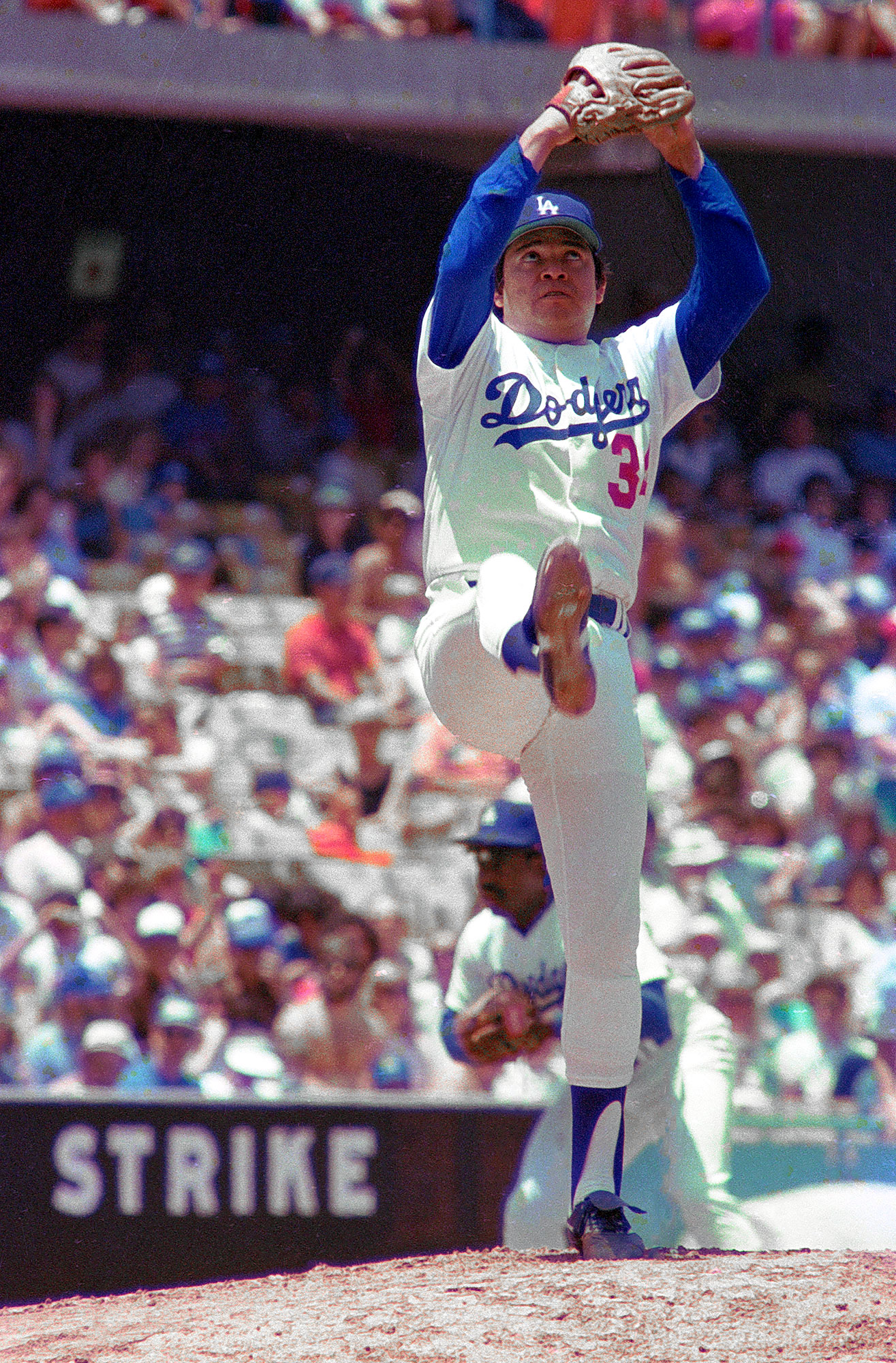 Fernando-Valenzuela-Dodgers-1986