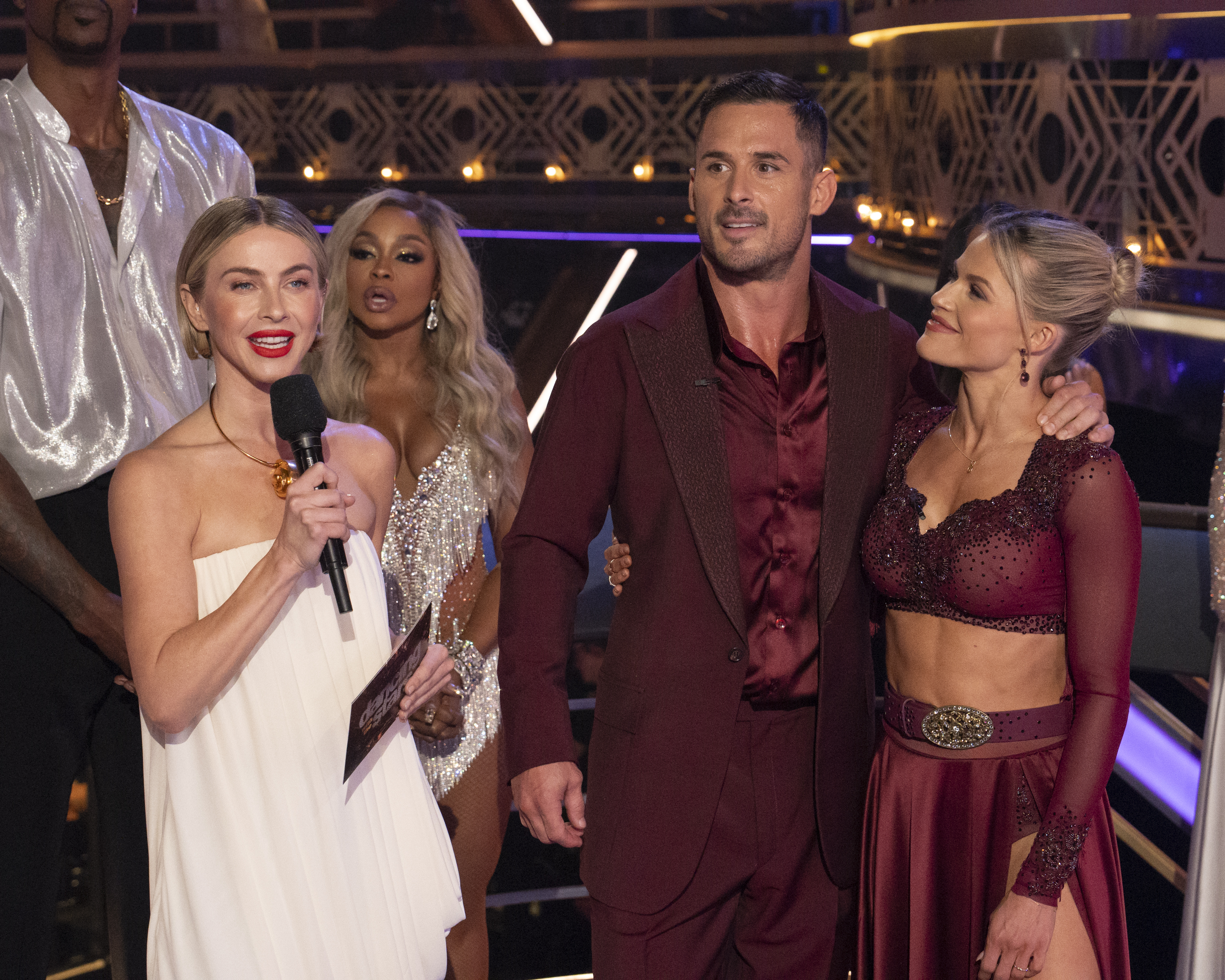 Julianne Hough Gets Her Flirt on With Danny Amendola During 'DWTS' Julianne Hough Gets Her Flirt on With Danny Amendola During 'DWTS' Finale