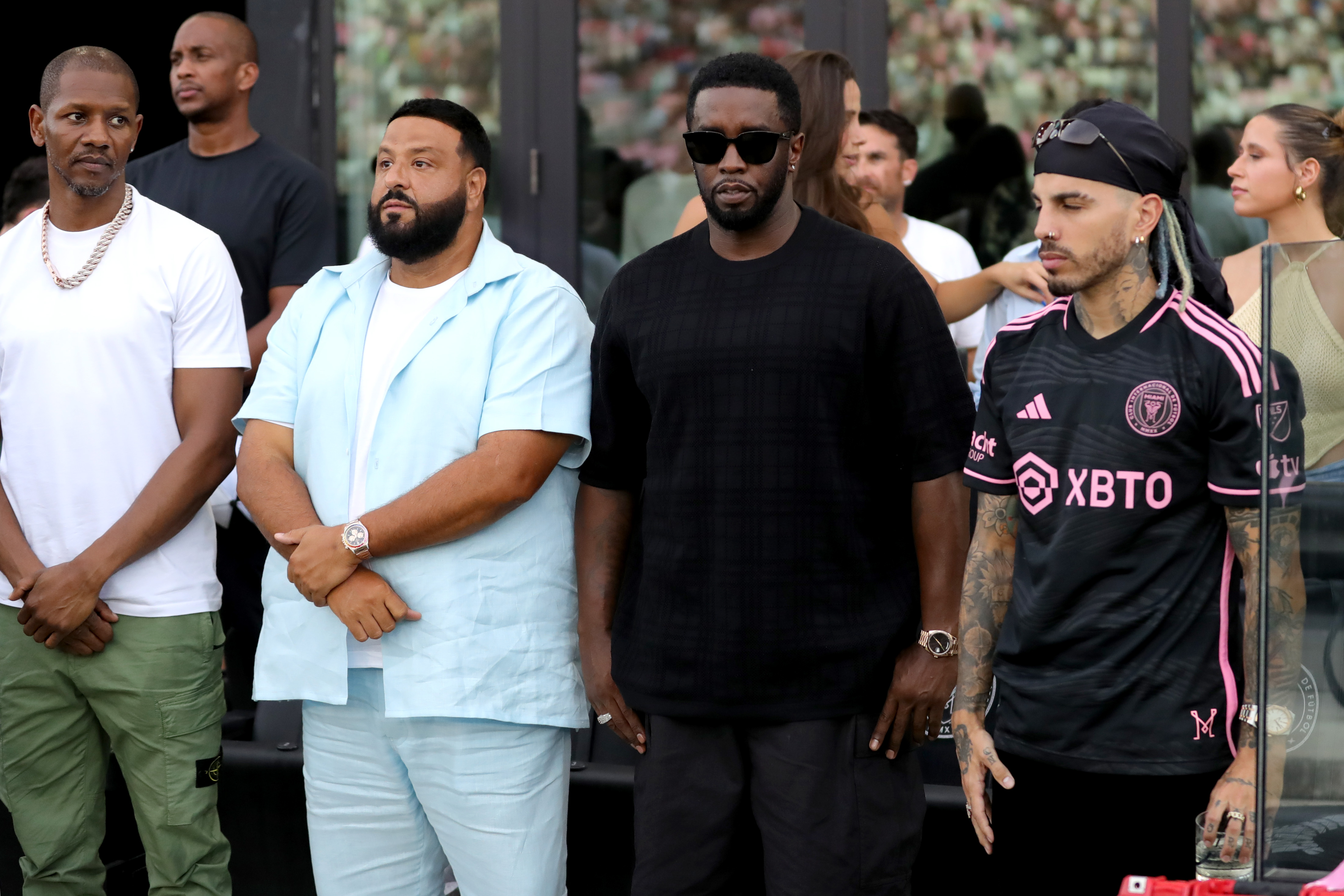 Ray Allen, DJ Khaled, Puff Daddy y Rauw Alejandro