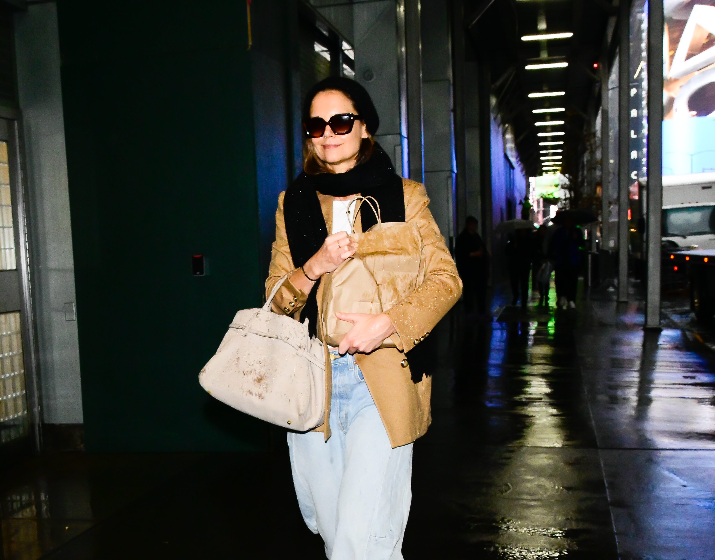 NEW YORK, NEW YORK - DECEMBER 11: Katie Holmes walks in midtown on December 11, 2024 in New York City.