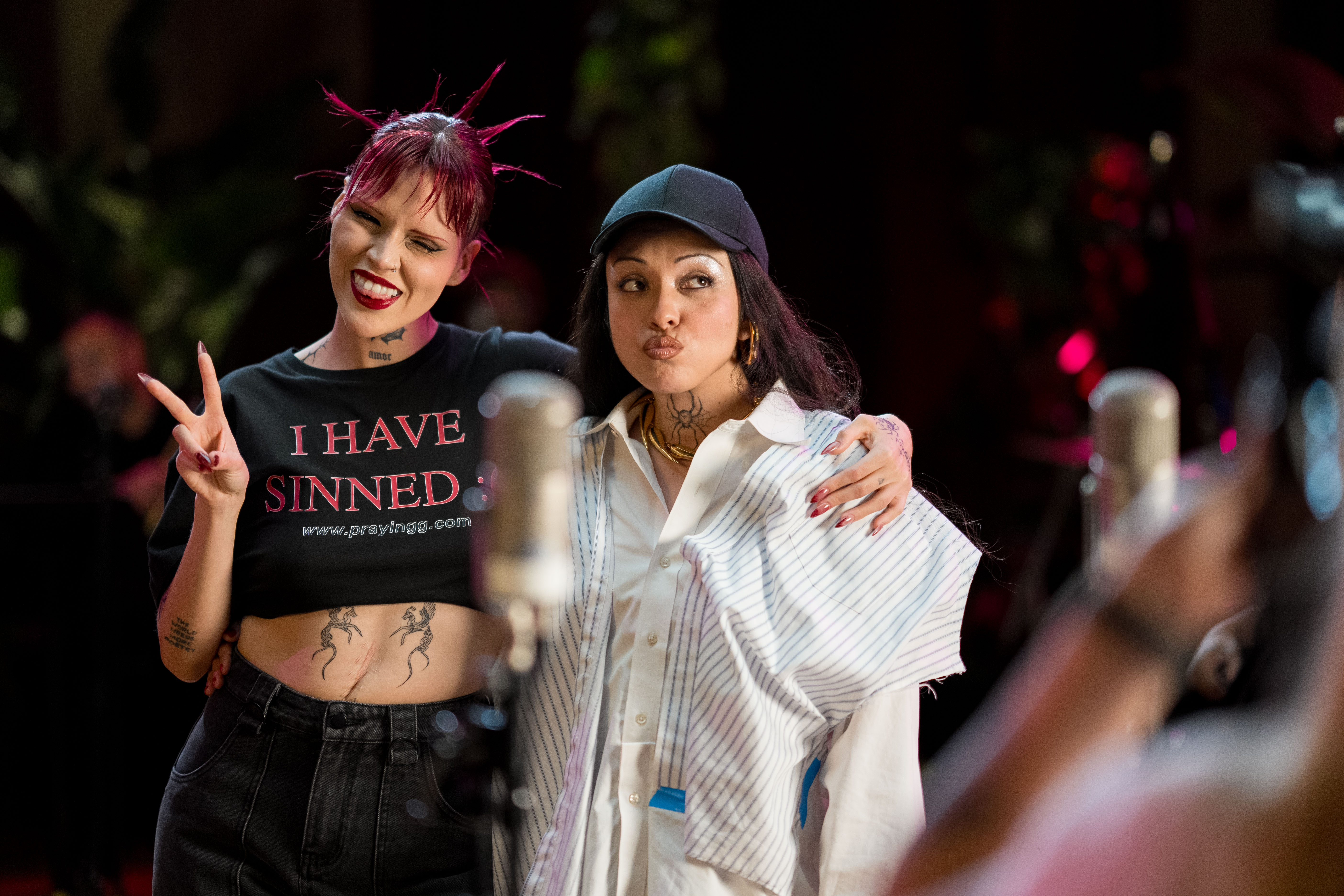 Bruses y Mon Laferte en los Latin Grammy Sessions