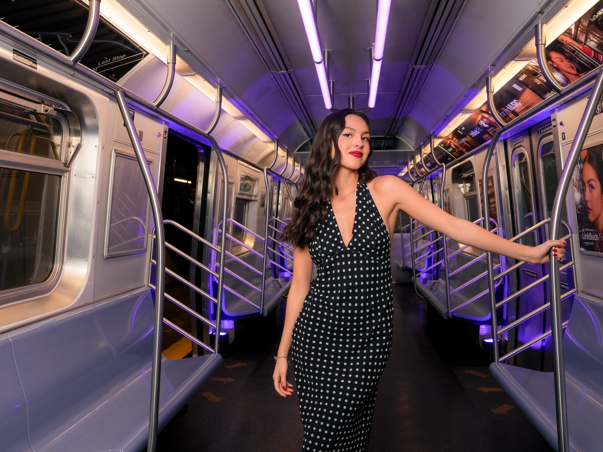 Only Olivia Rodrigo Good Make the Subway Look This Cute