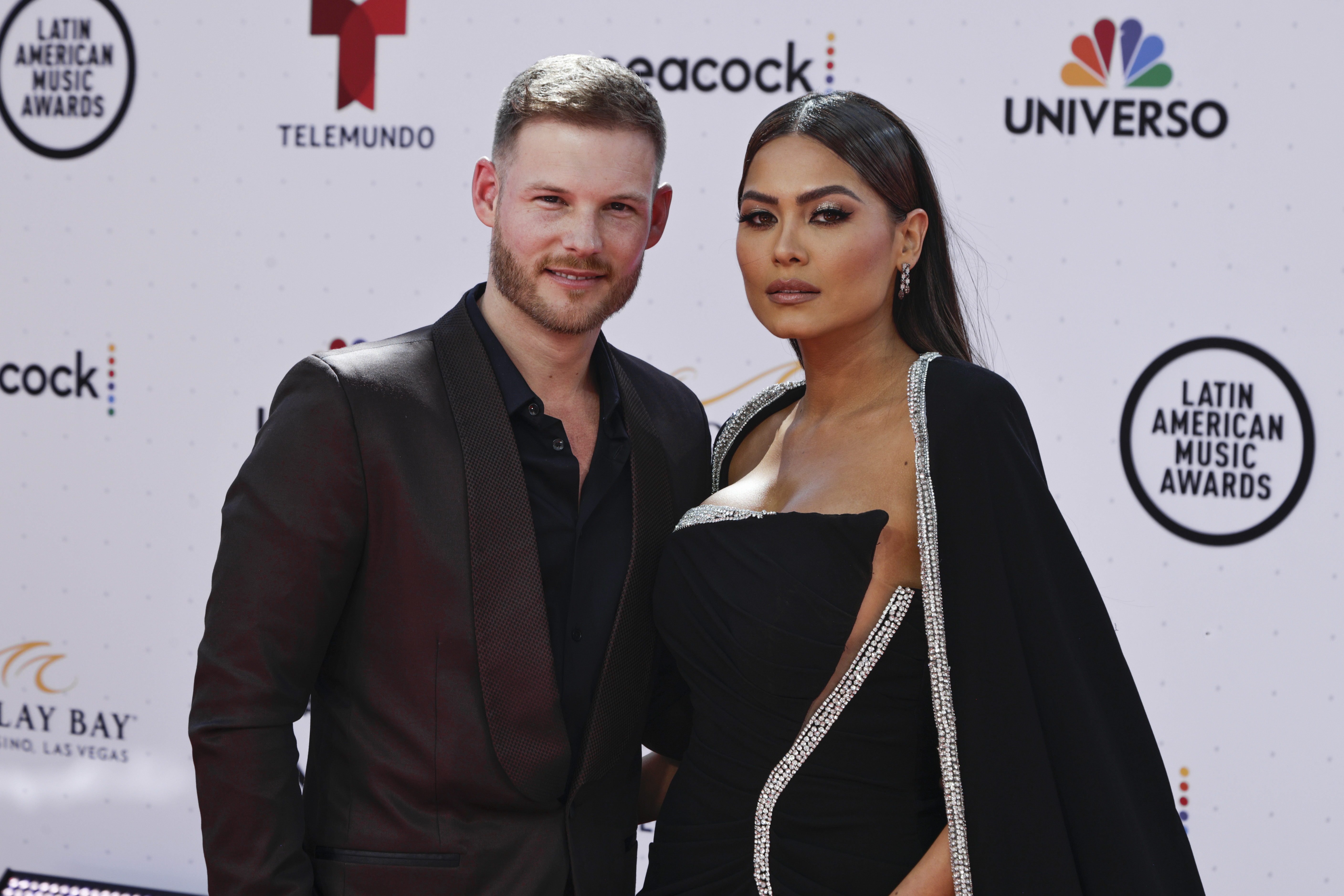 Ryan Antonio Proctor y Andrea Meza.