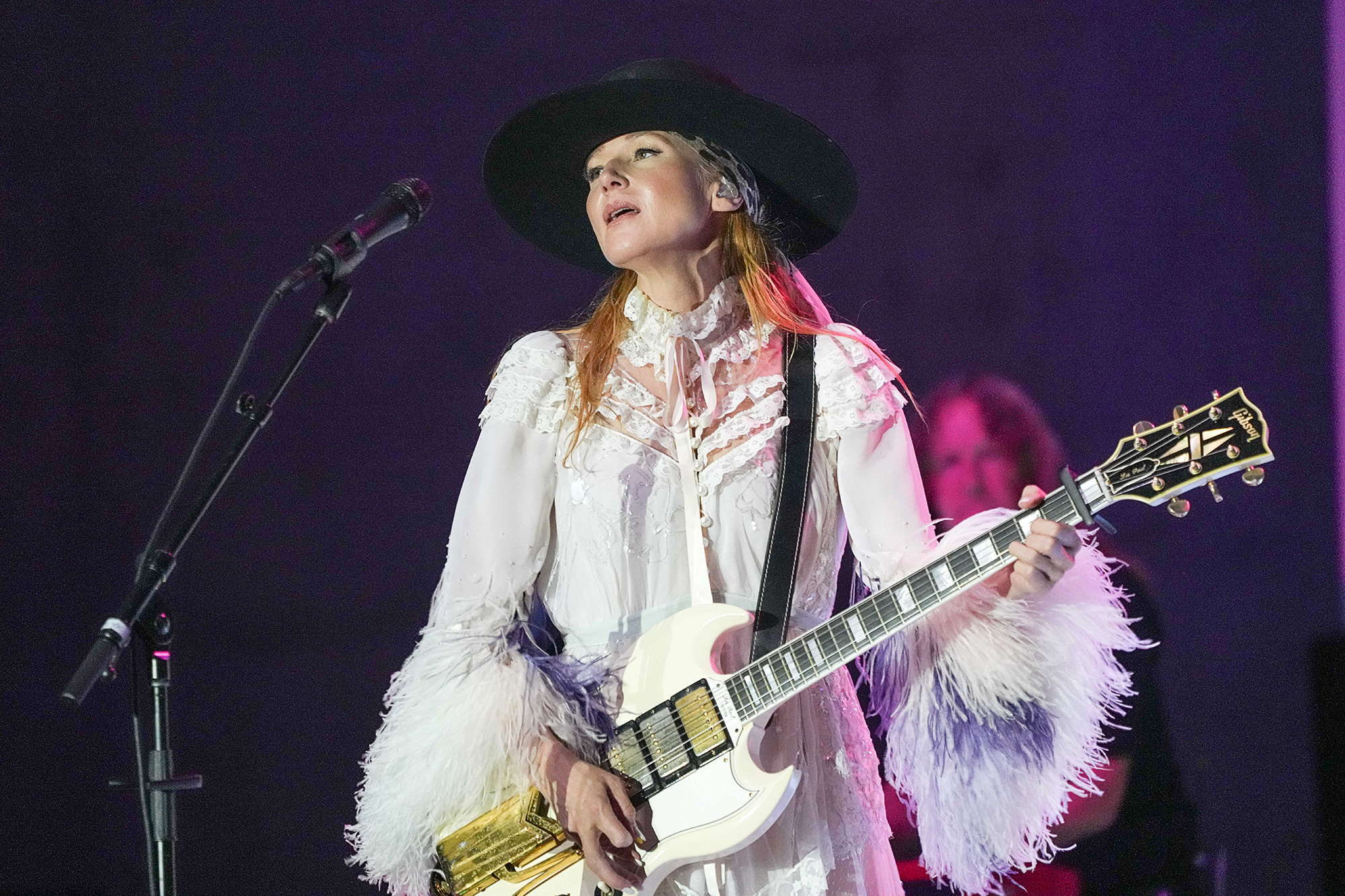 Jewel Apologizes to Fans After Inauguration Performance