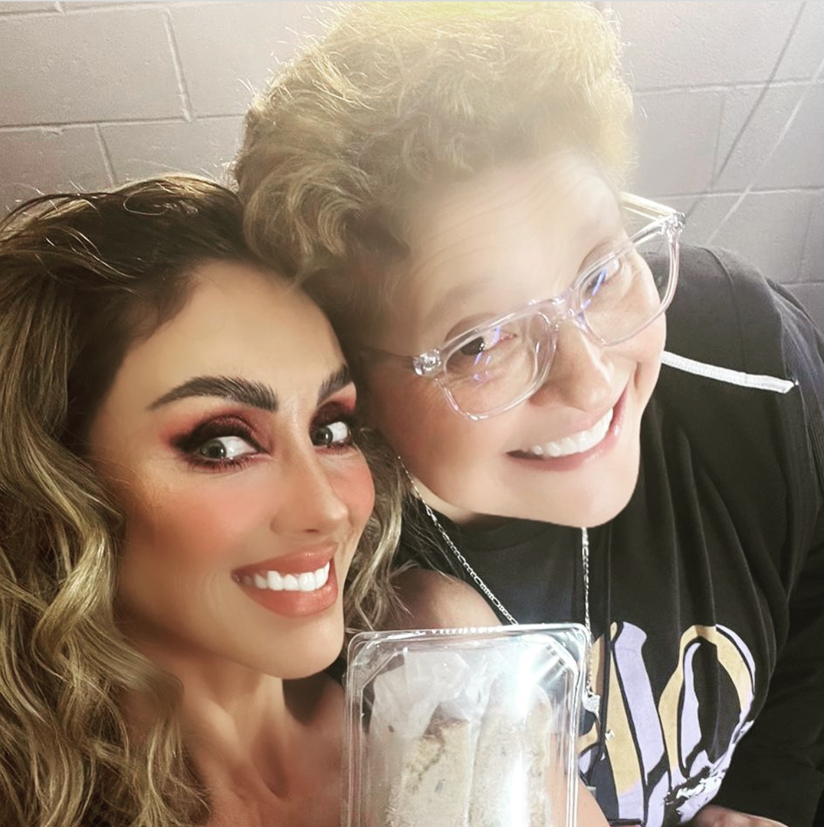 Anahí y su mánager Danna Vázquez