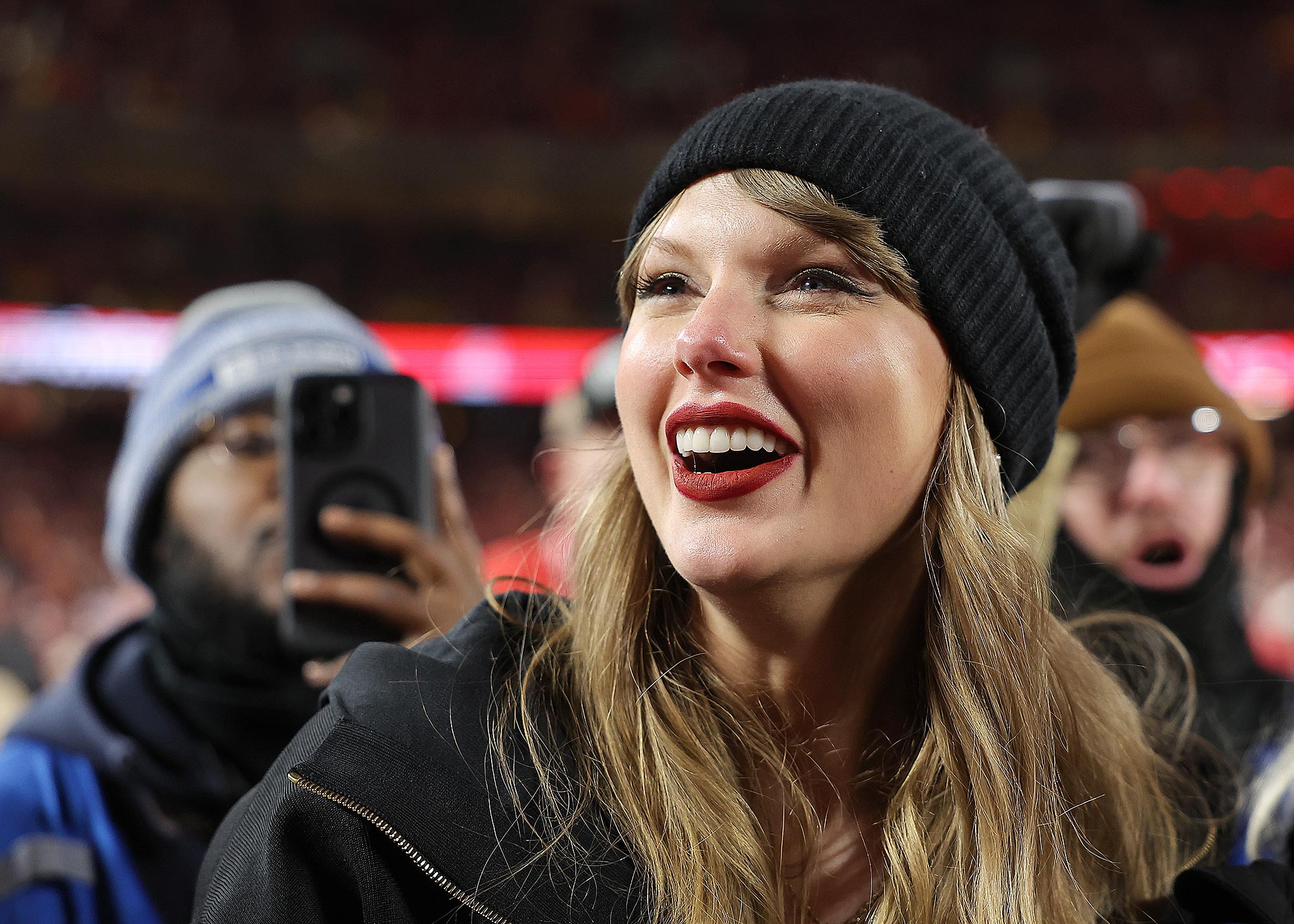 Taylor Swift Was Not Punched During AFC Championship Win Celebration