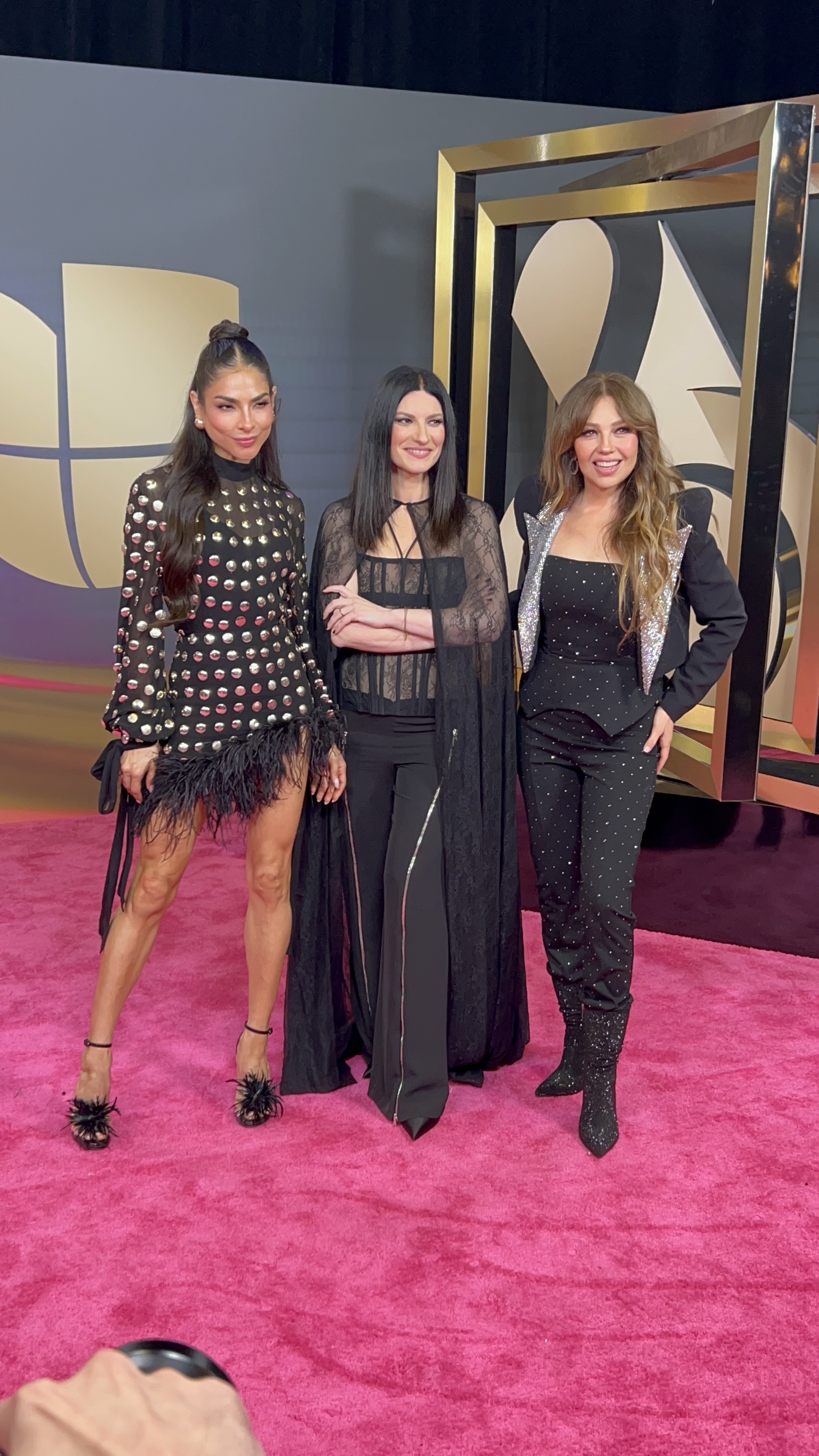 Alejandra Espinoza, Laura Pausini y Thalía en Premio Lo Nuestro 2025