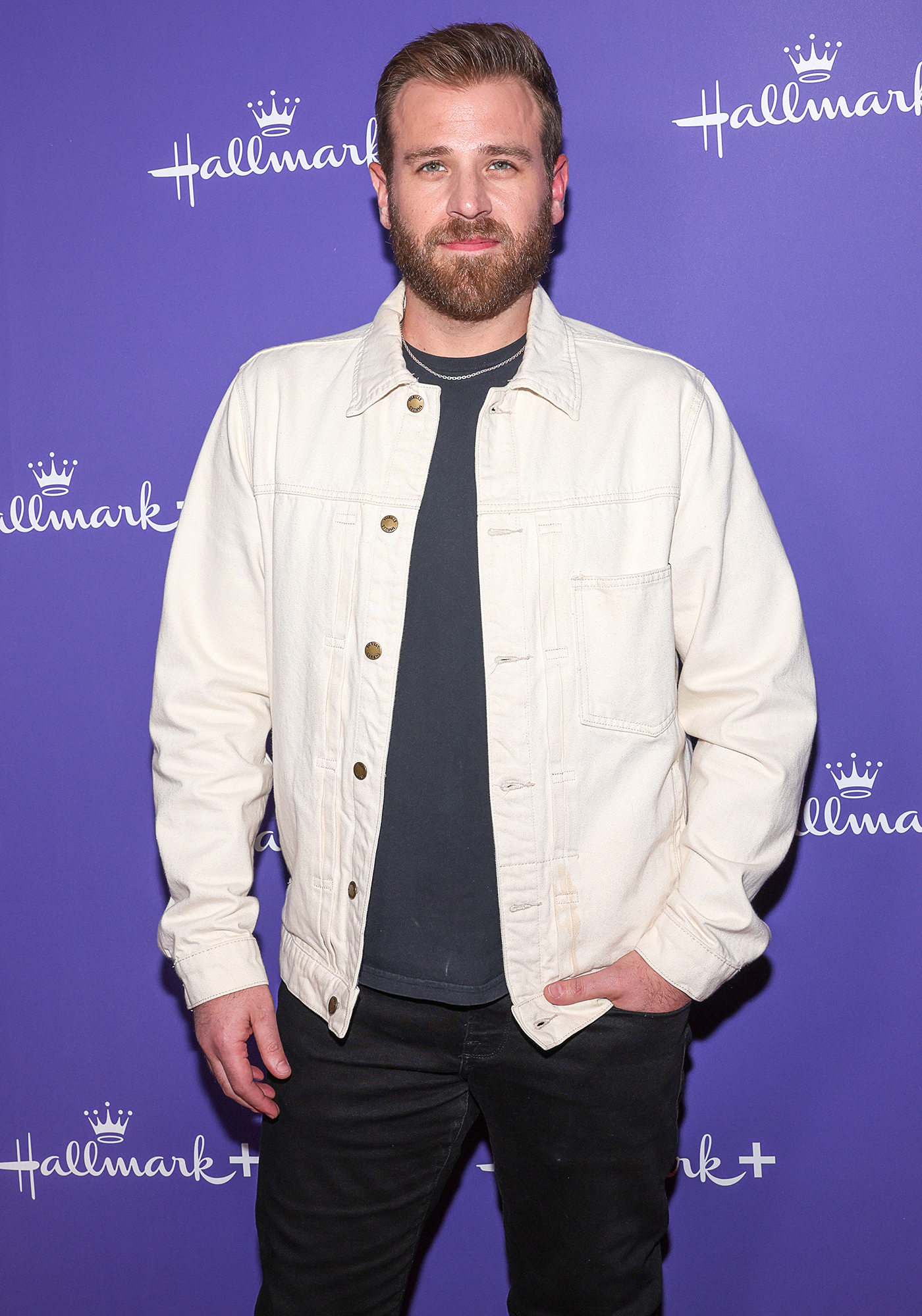 Scott Evans Recalls Competitive Game Nights With Siblings
