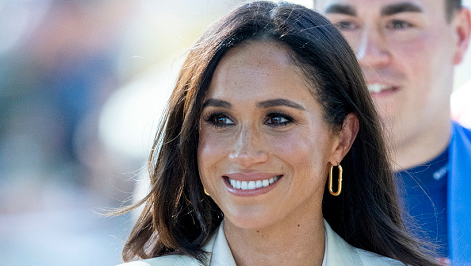 meghan markle in white top