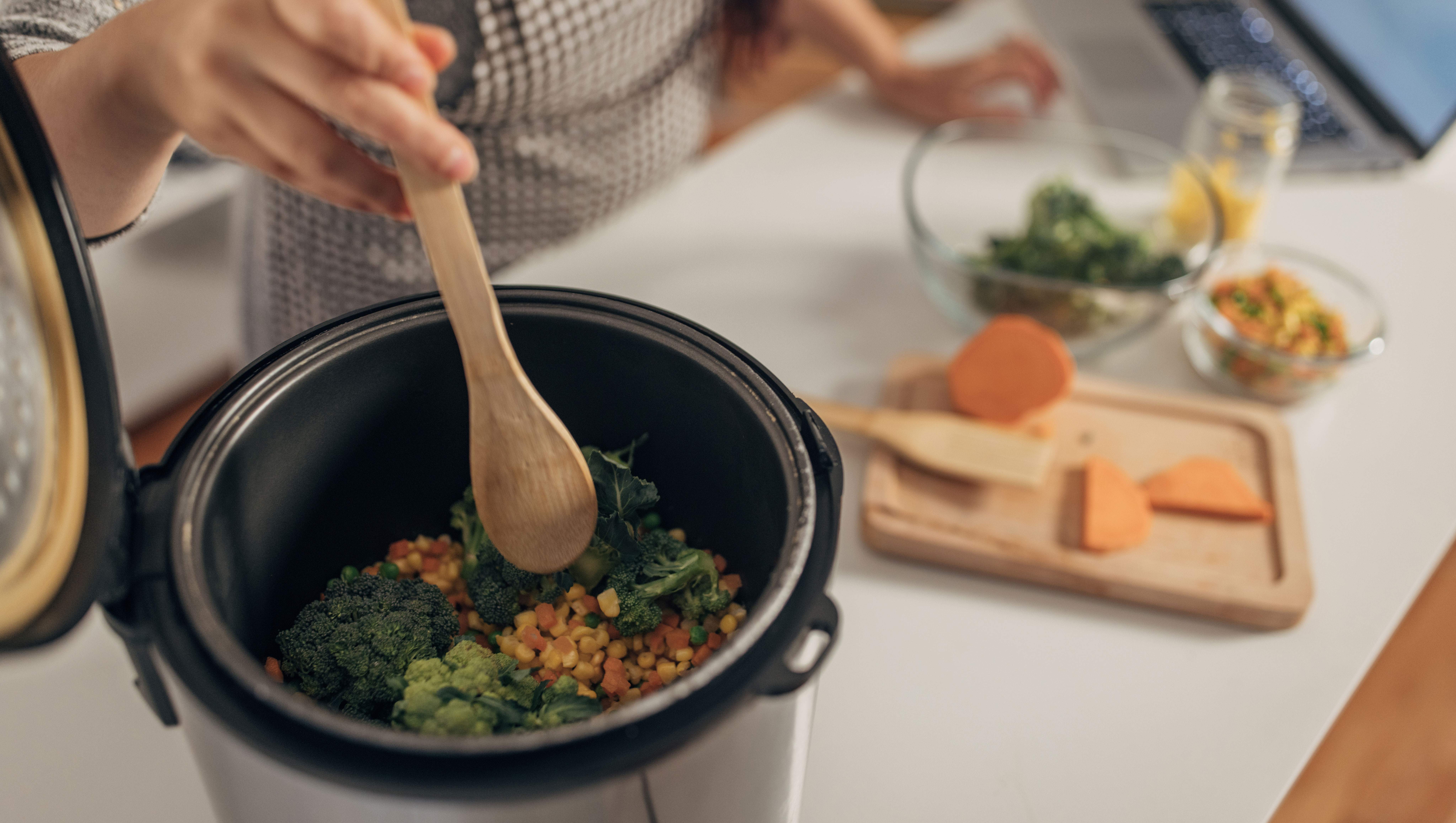 Instant-Pot-Cooker-BSS-Sale-Feature-Image