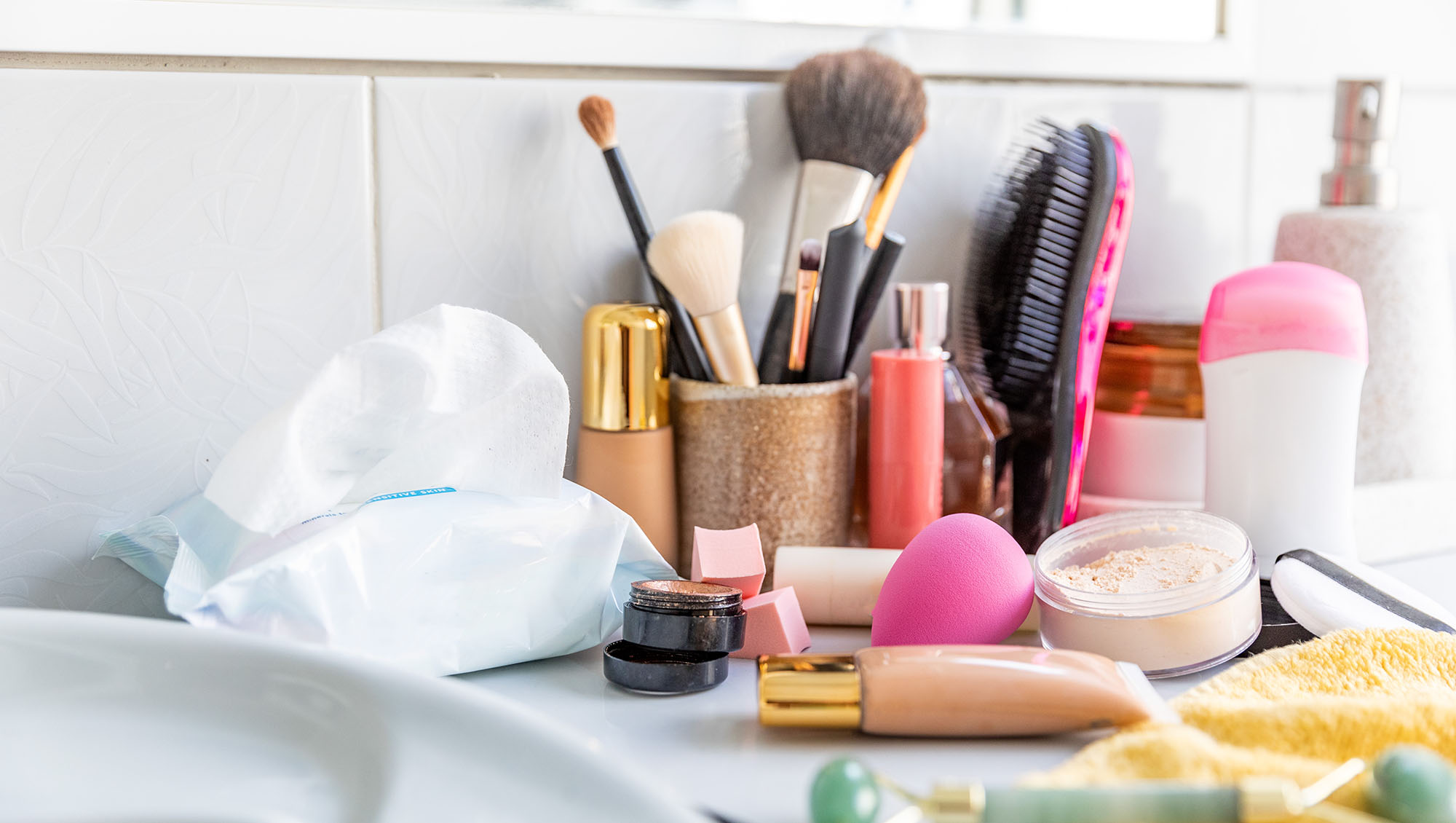 This Makeup Organizer That Solves Your Bathroom Clutter Problem is On Sale For Way Day