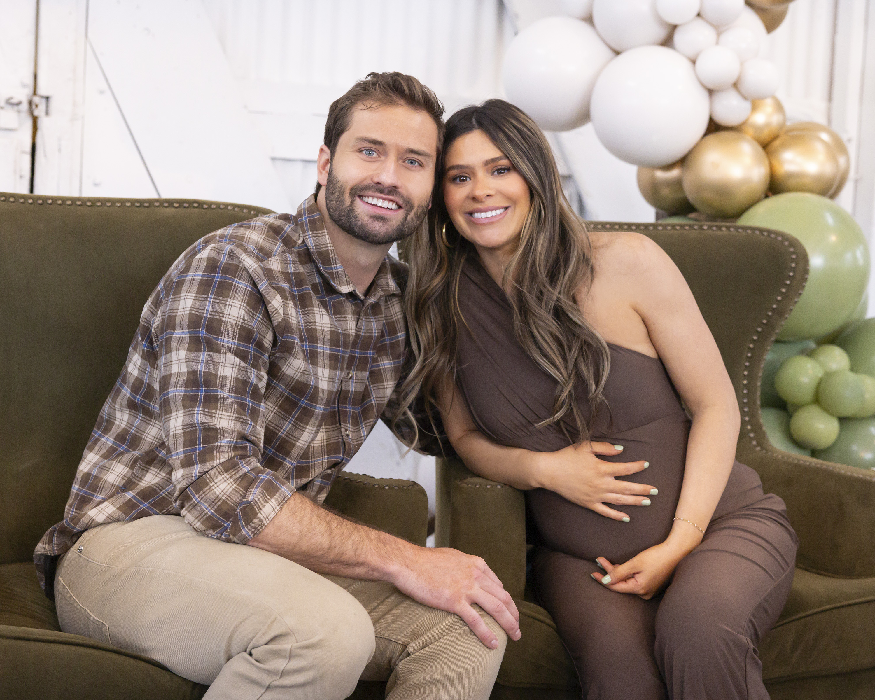 Dakota Denies He's Having Another Baby