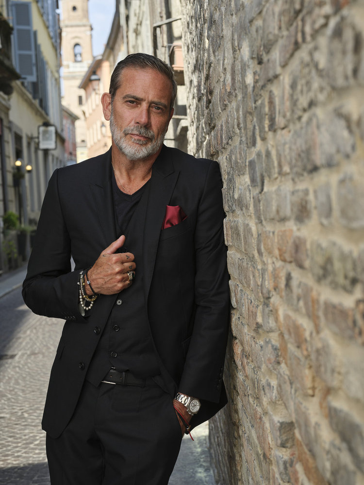 Jeffrey Dean Morgan Explains How to Play New Show