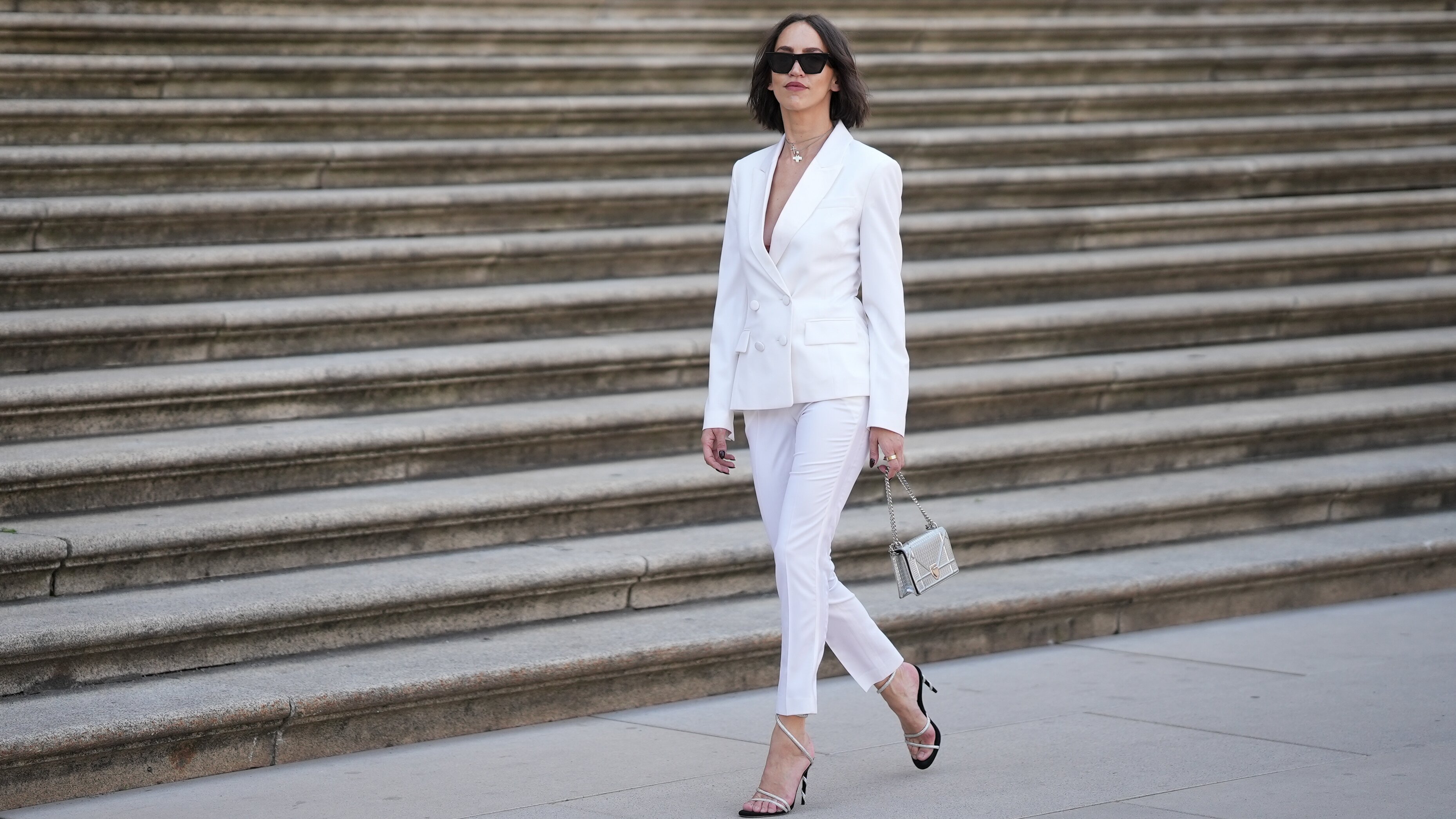 9 Designer-Looking Hardware Handle Bags That Turn Every Outfit Into A Statement