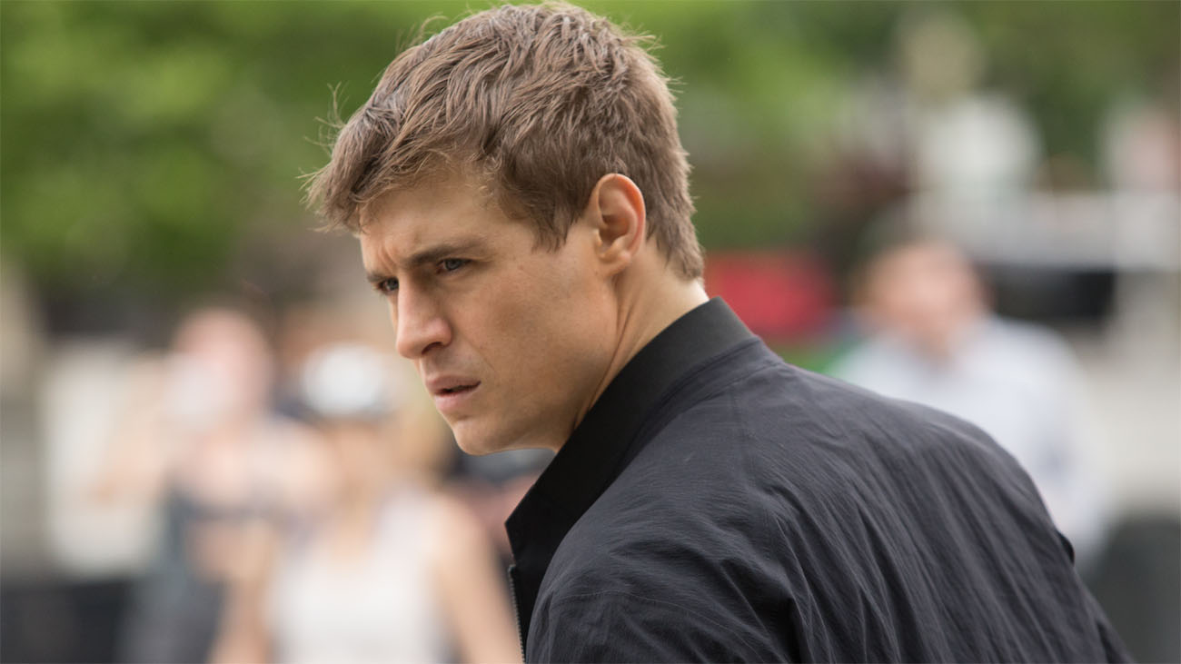 Max Irons in Condor