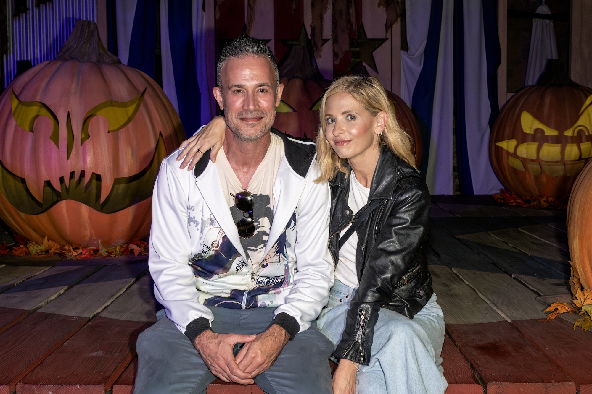 Sarah Michelle Gellar And Noah Beck Celebrate 50 Years Of Nightmares At Knott's Scary Farm