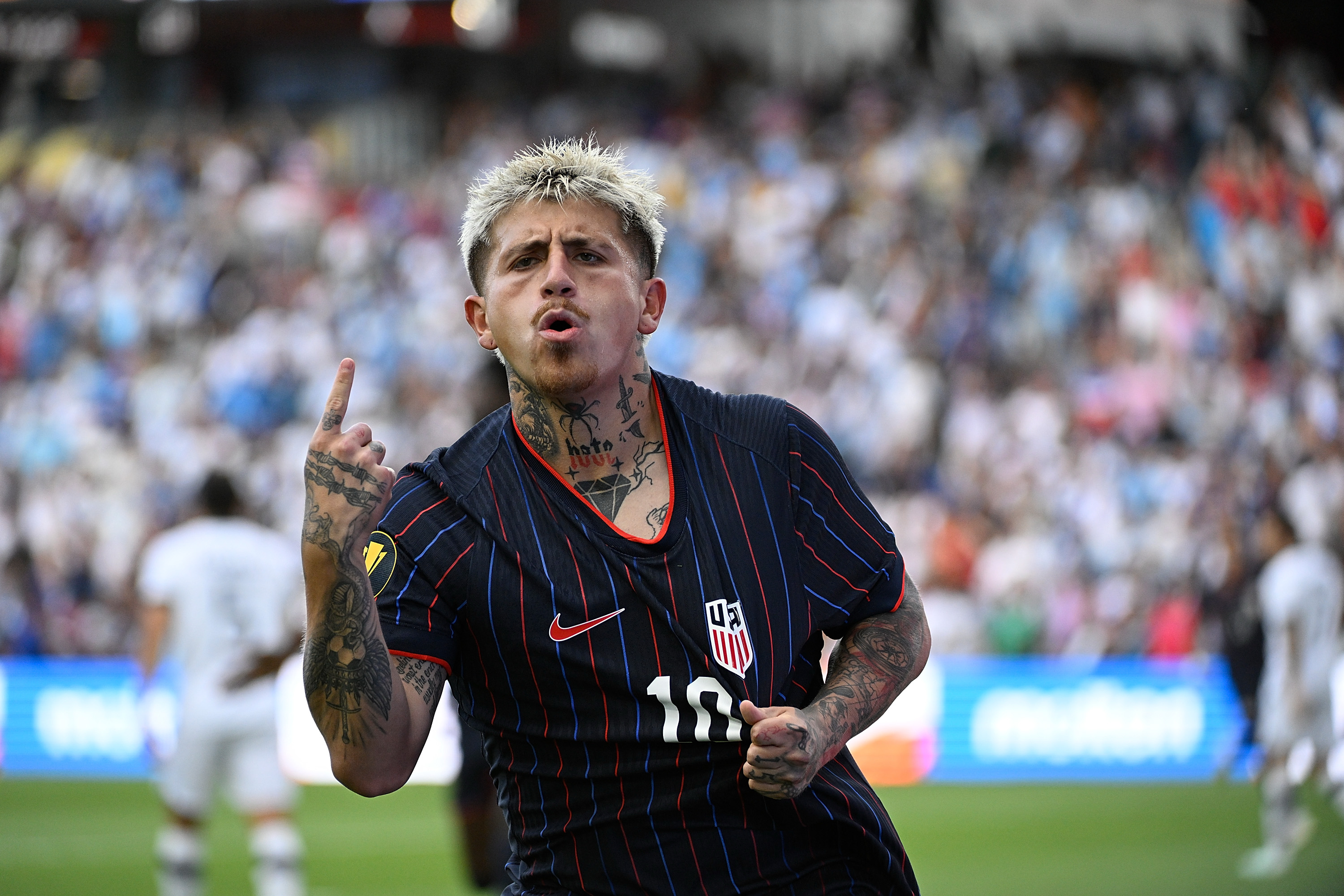 Futbolista Diego Luna.