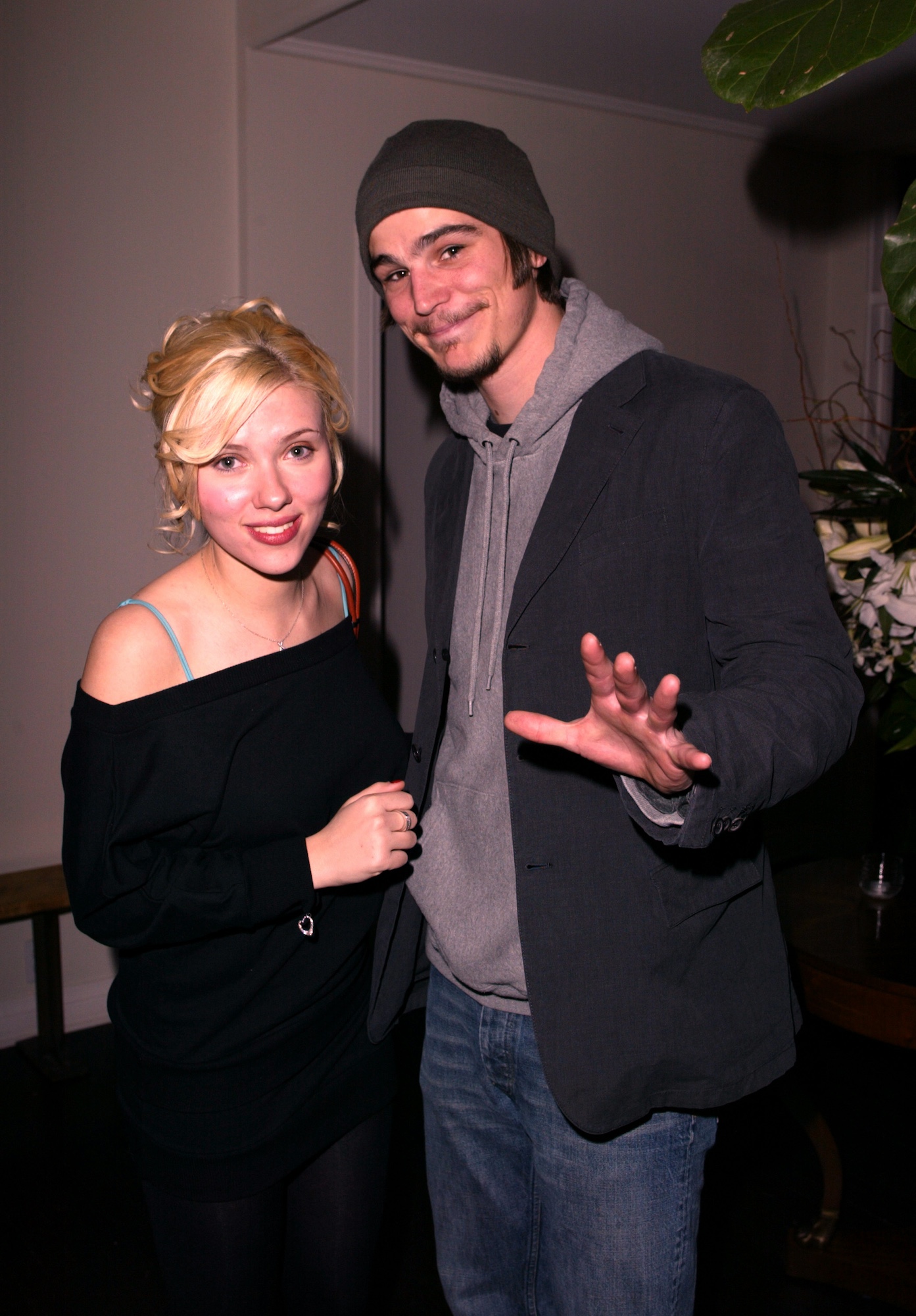 Scarlett Johansson and Josh Hartnett’s Hot Relationship Couldn’t Survive Long Distance: Romance Rewind