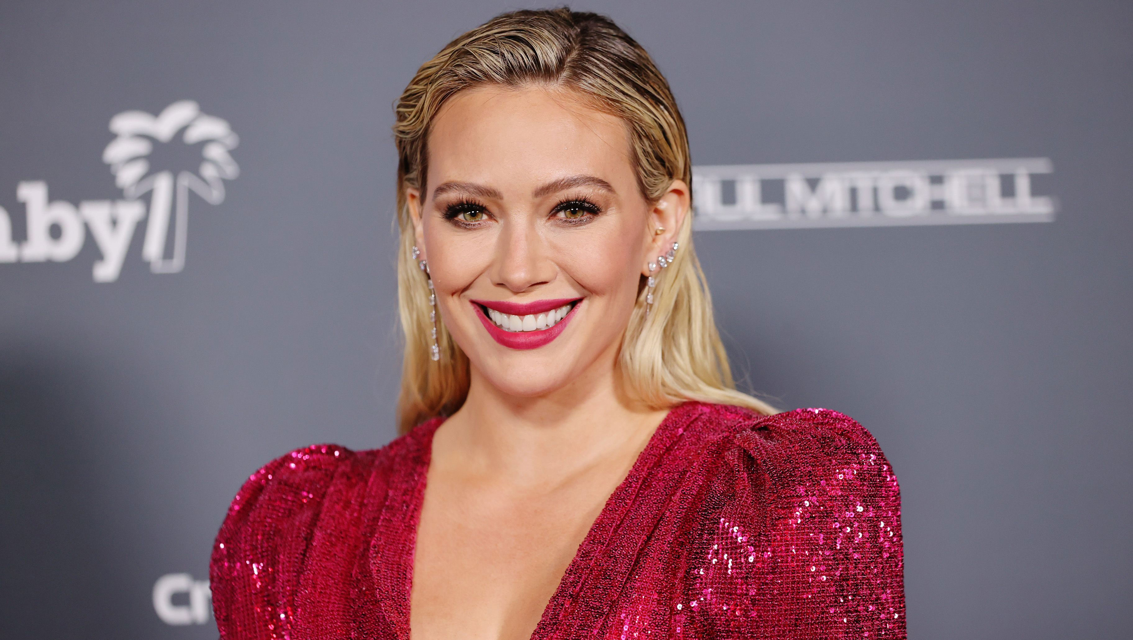 WEST HOLLYWOOD, CALIFORNIA - NOVEMBER 13: Hilary Duff attends the Baby2Baby 10-Year Gala Presented By Paul Mitchell at the Pacific Design Center on November 13, 2021 in West Hollywood, California. (Photo by Emma McIntyre/Getty Images)