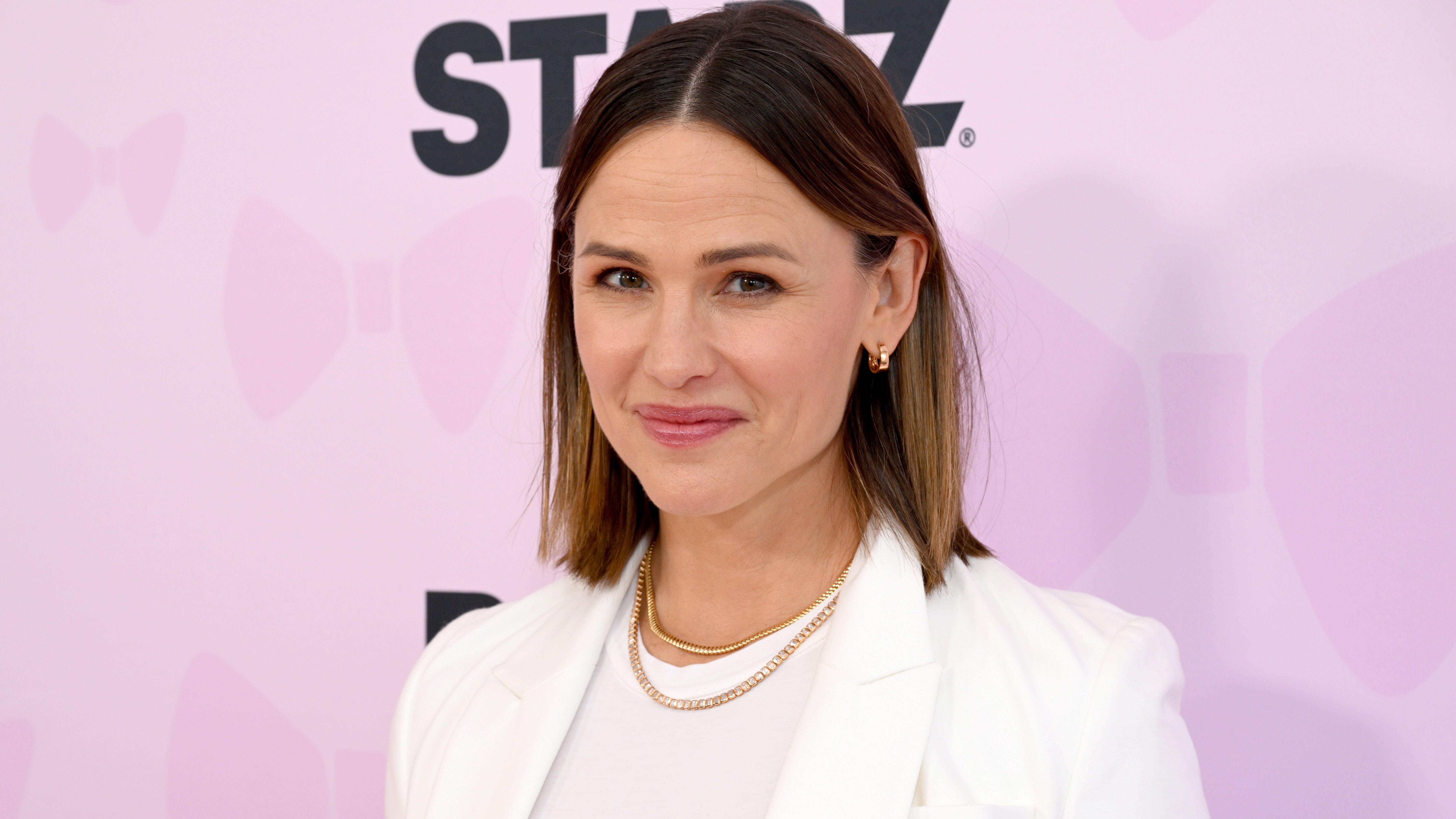Jennifer Garner Used This Oil to Help With Thinning Hair and Said the Scent Is ‘Better Than Perfume’