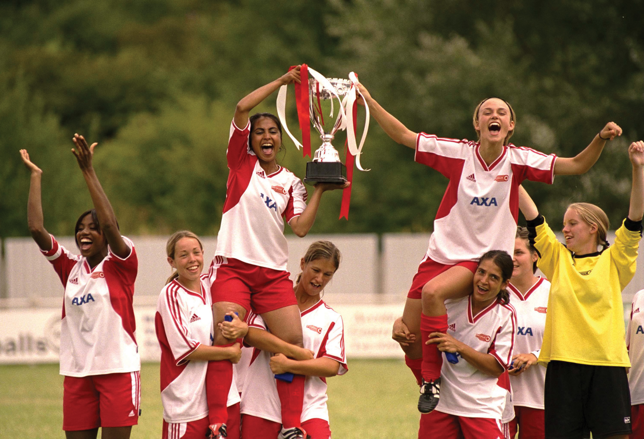 MCDBEIT_FE024 Bend It Like Beckham Sequel in the Works: Will the Original Cast Return