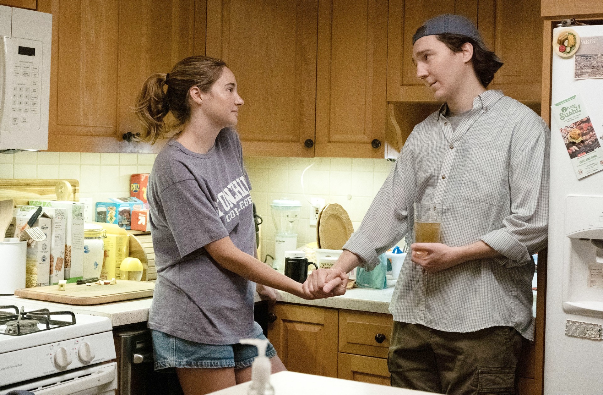 Shailene Woodley and Paul Dano in Dumb Money