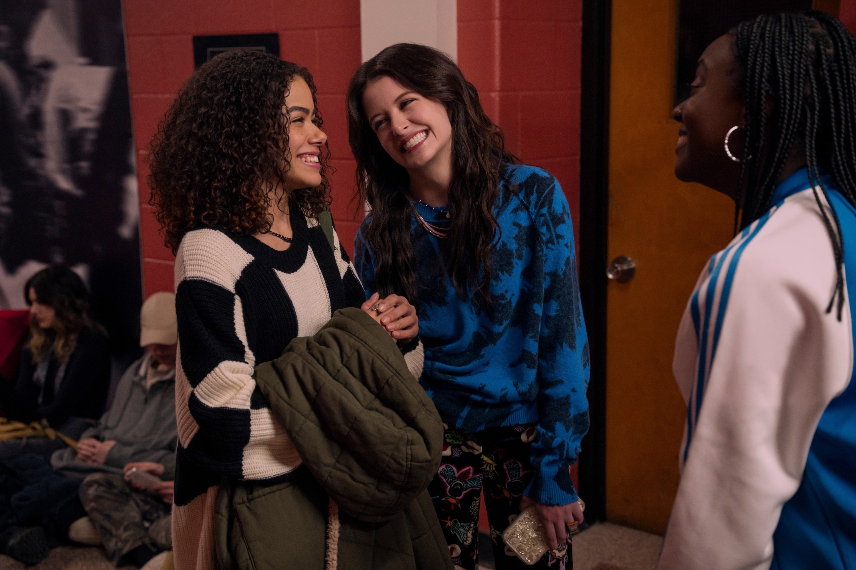 Sara Waisglass Tells Ginny and Georgia Haters to Watch the Show