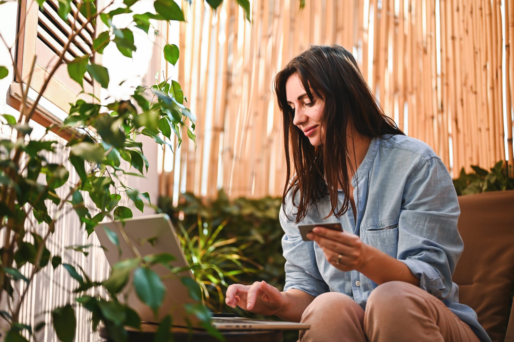 Online shopping concept. Sustainable lifestyle. Photo by Yuliya Taba/Getty Images