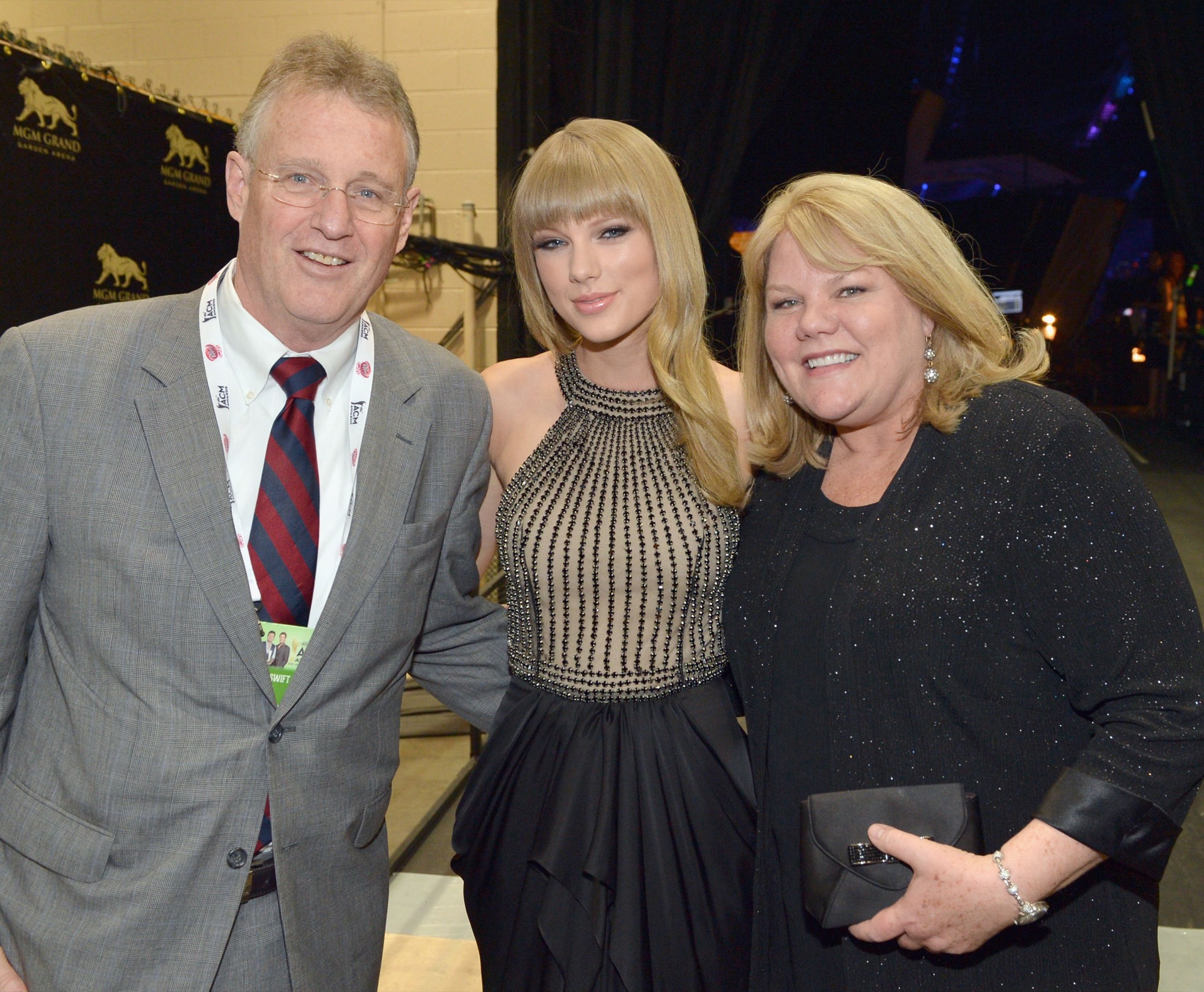 GettyImages 166003208 Taylor Swift Gives Update on Parents.jpg