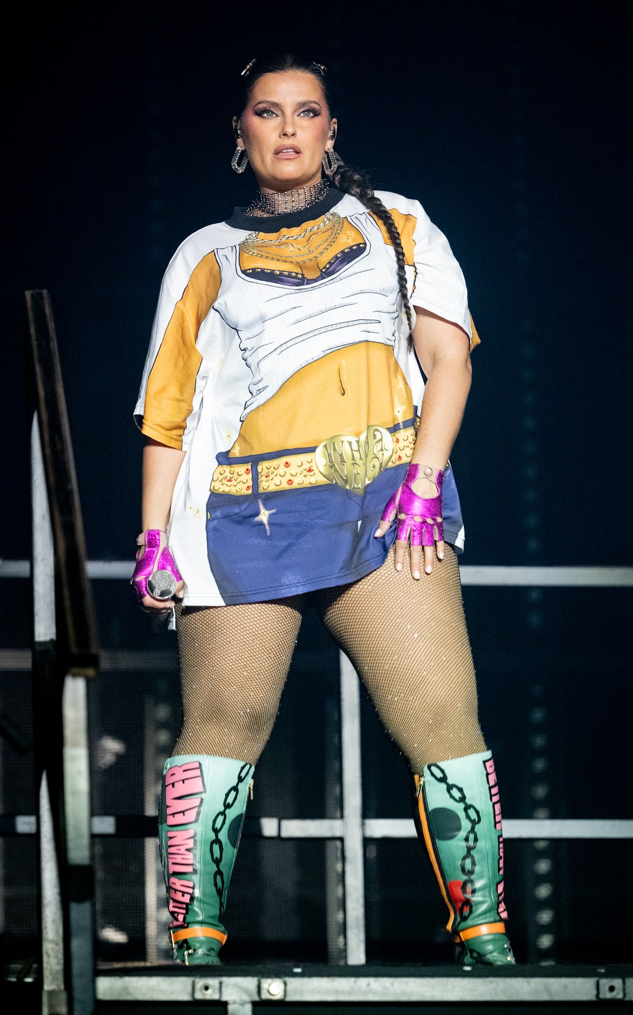 Nelly Furtado Defies Body-Shamers in 'Better Than Ever' T-Shirt During Manchester Performance