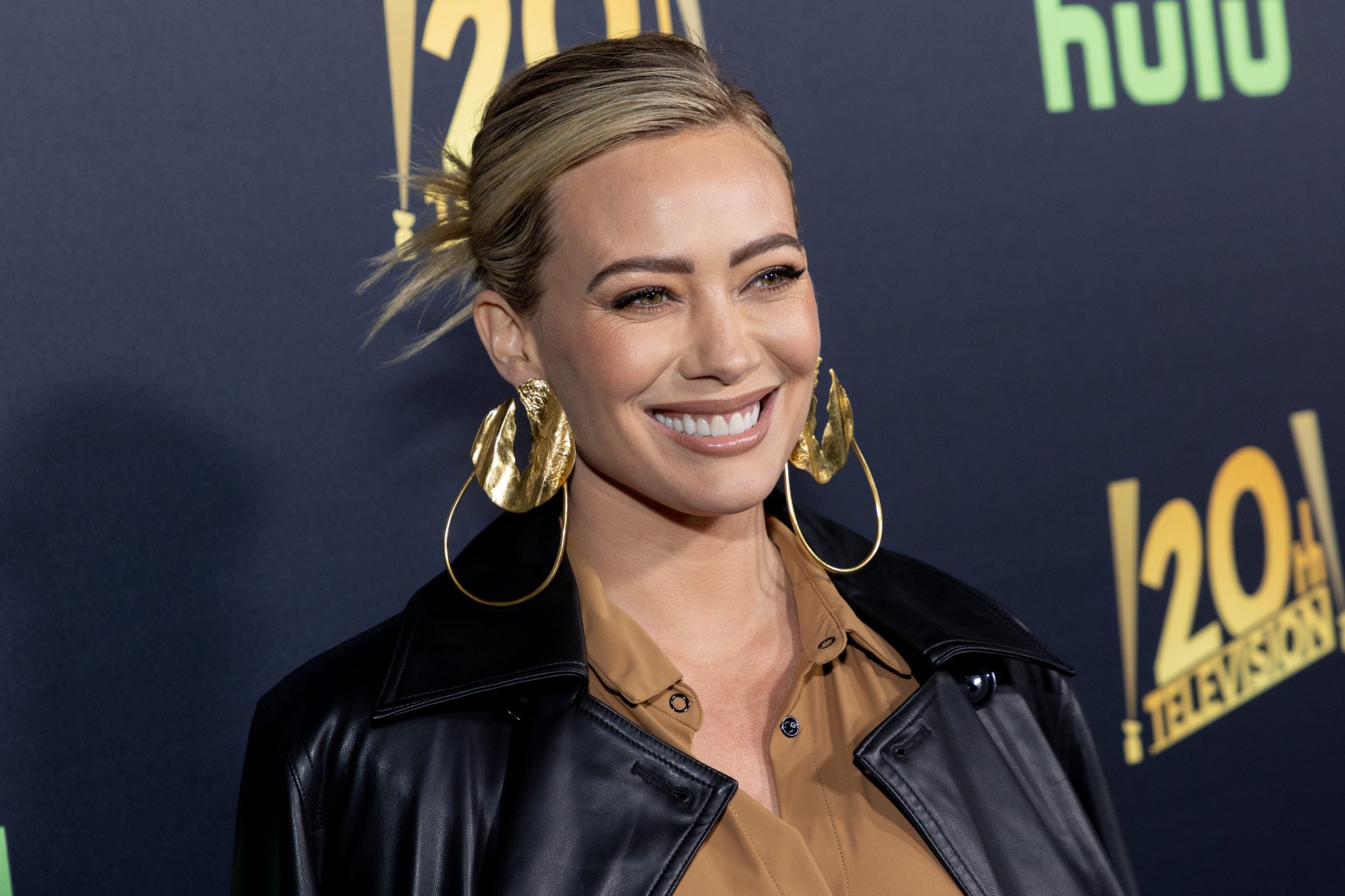 LOS ANGELES, CALIFORNIA - MARCH 10: Hilary Duff attends the “How I Met Your Father" fan experience in Los Angeles celebrating the show’s first season finale with cast on March 10, 2022 in Los Angeles, California. (Photo by Emma McIntyre/Getty Images)
